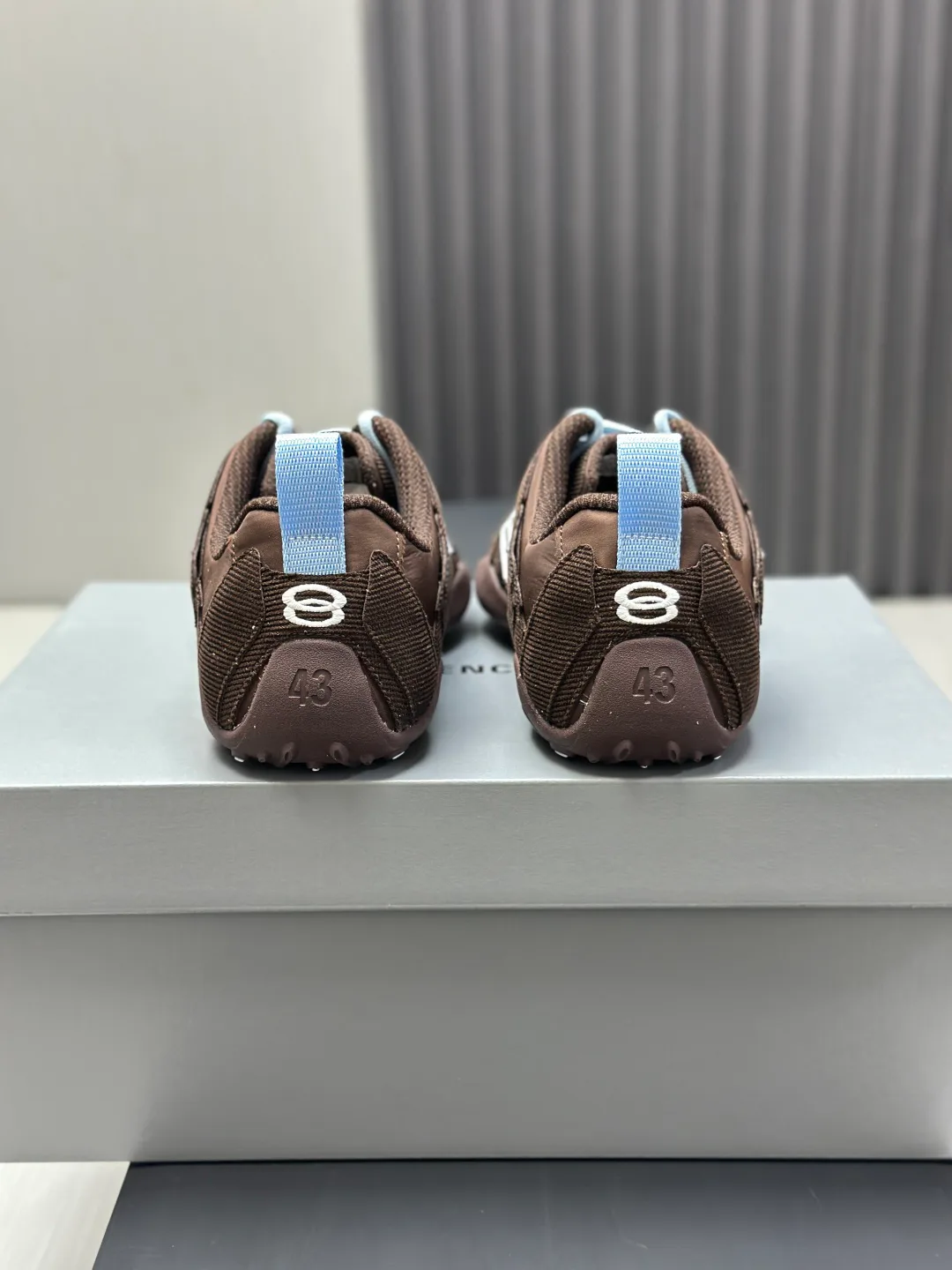 Кроссовки Женские Balenciaga 4705670