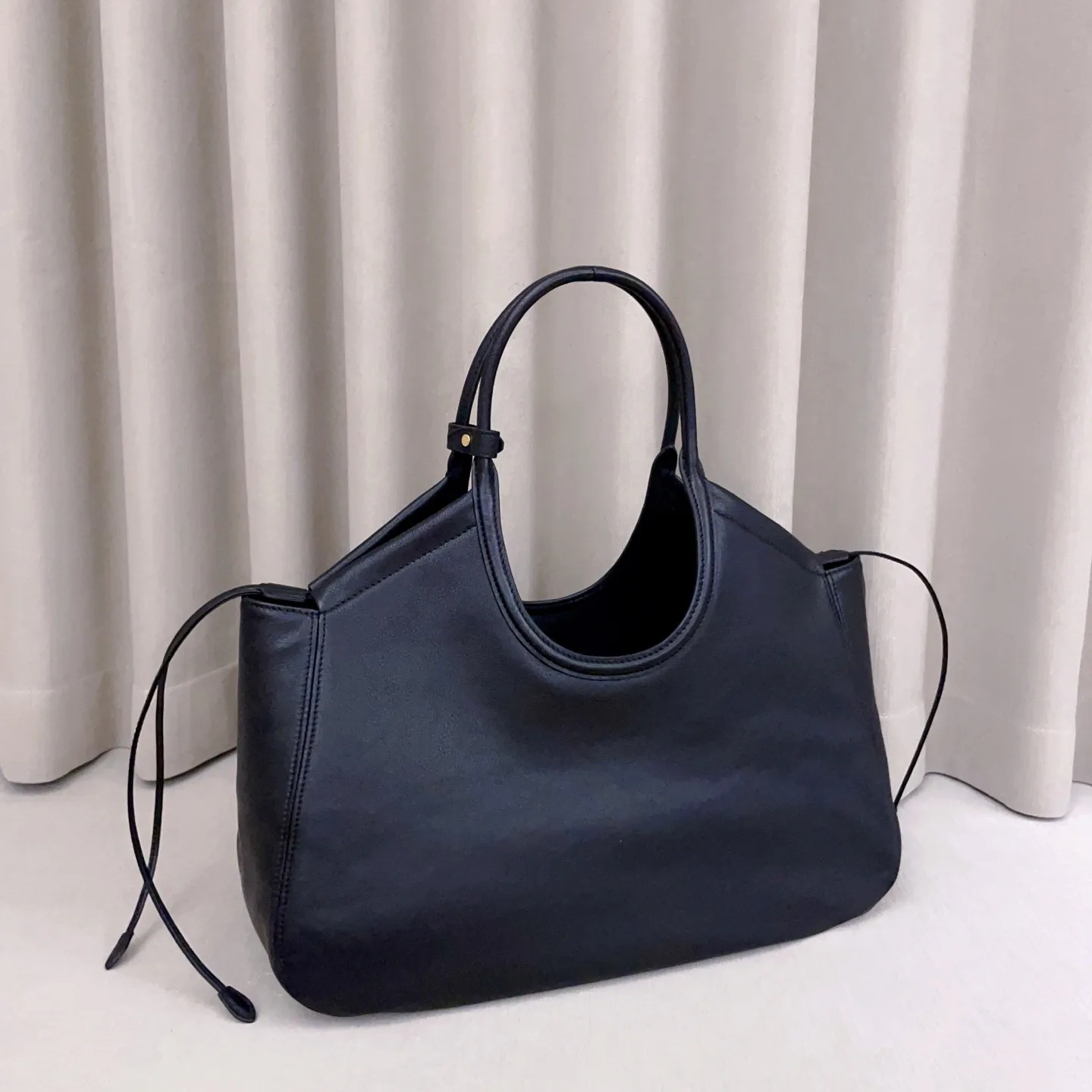 Классические Сумки Женские Miu Miu 18248086
