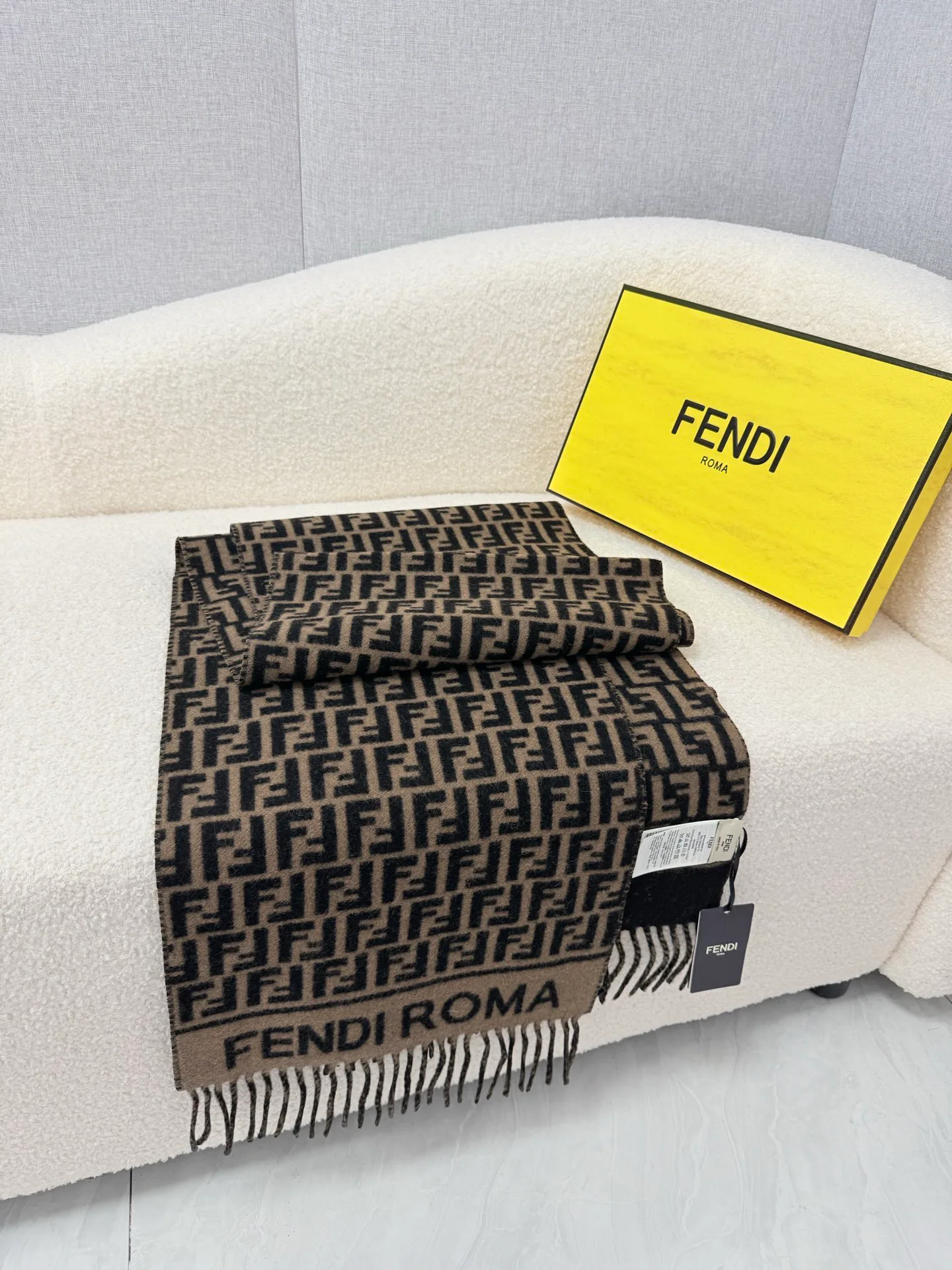 Шарфы Fendi 18003372