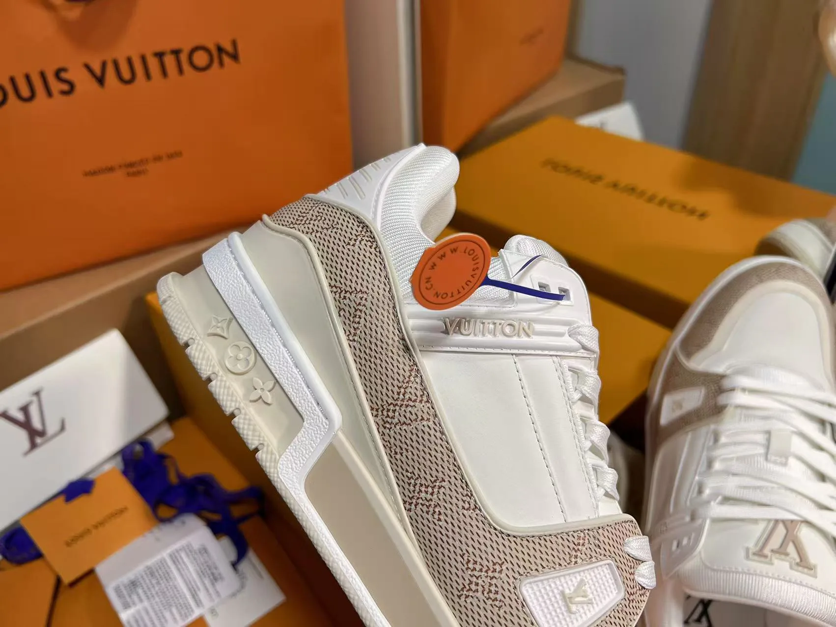 Кроссовки Женские Louis Vuitton 11696563