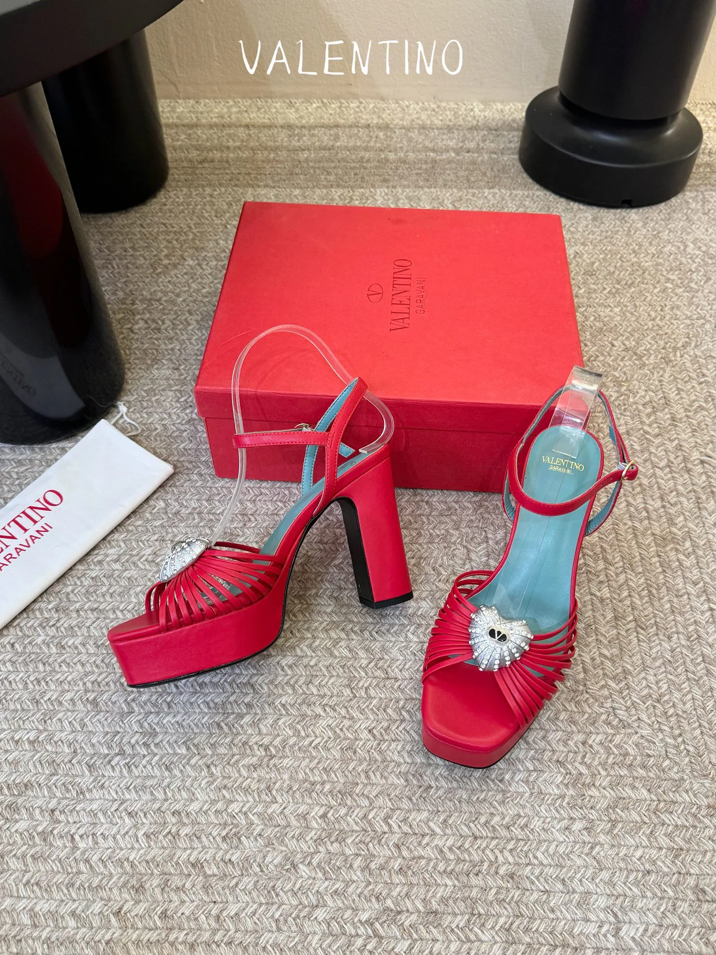 Босоножки Женские Valentino 17396951