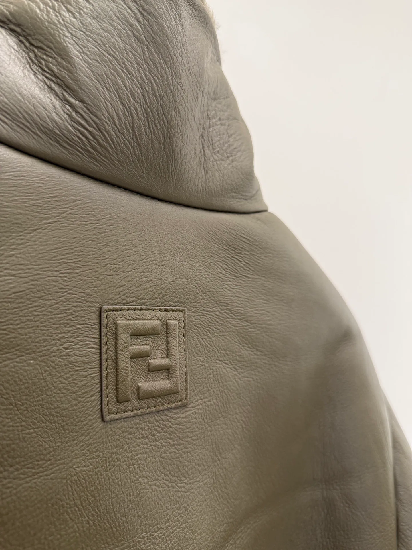 Кожаные Куртки И Дублёнки Мужские Fendi 342765