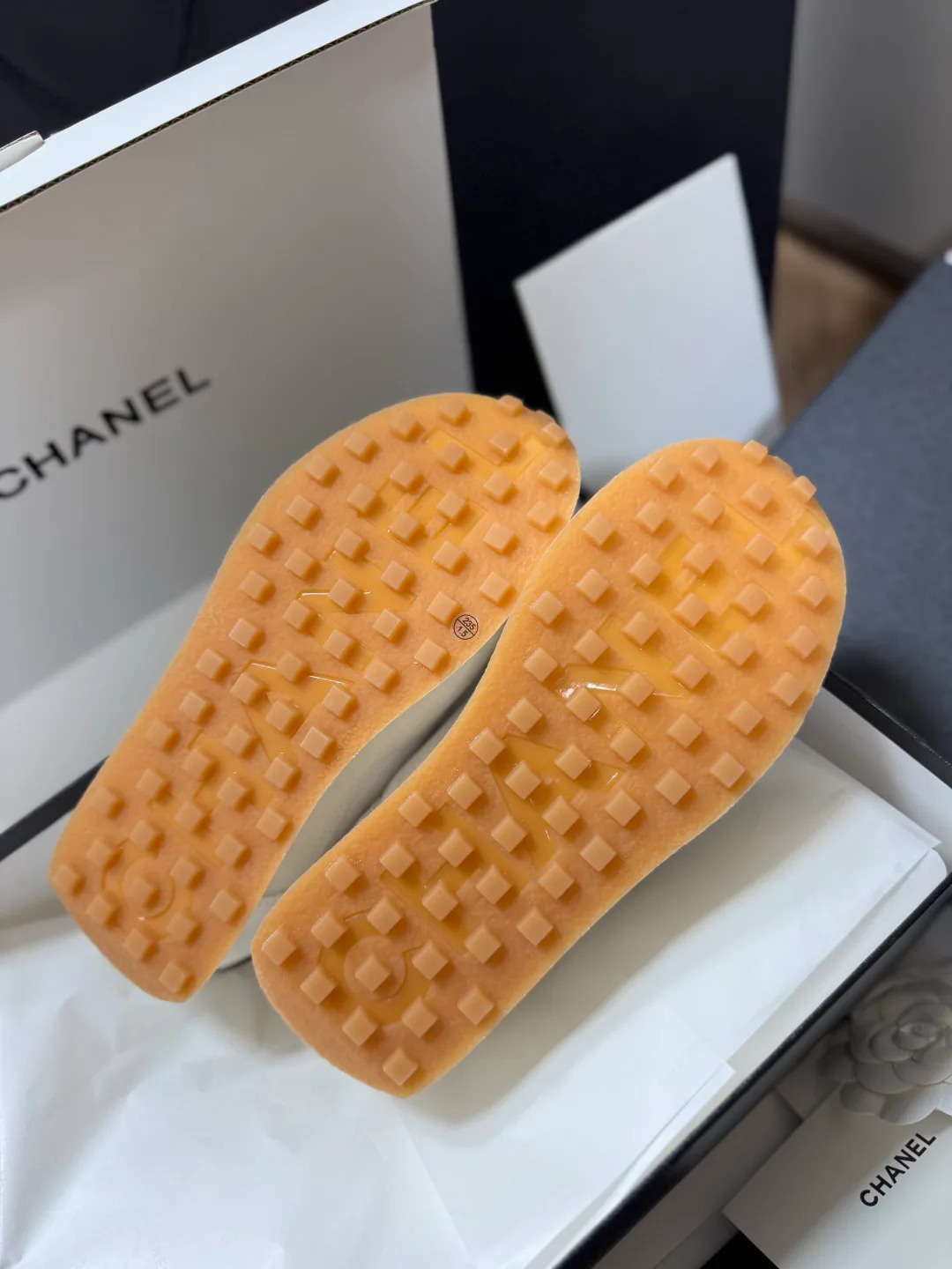 Кроссовки Женские Chanel 13239722