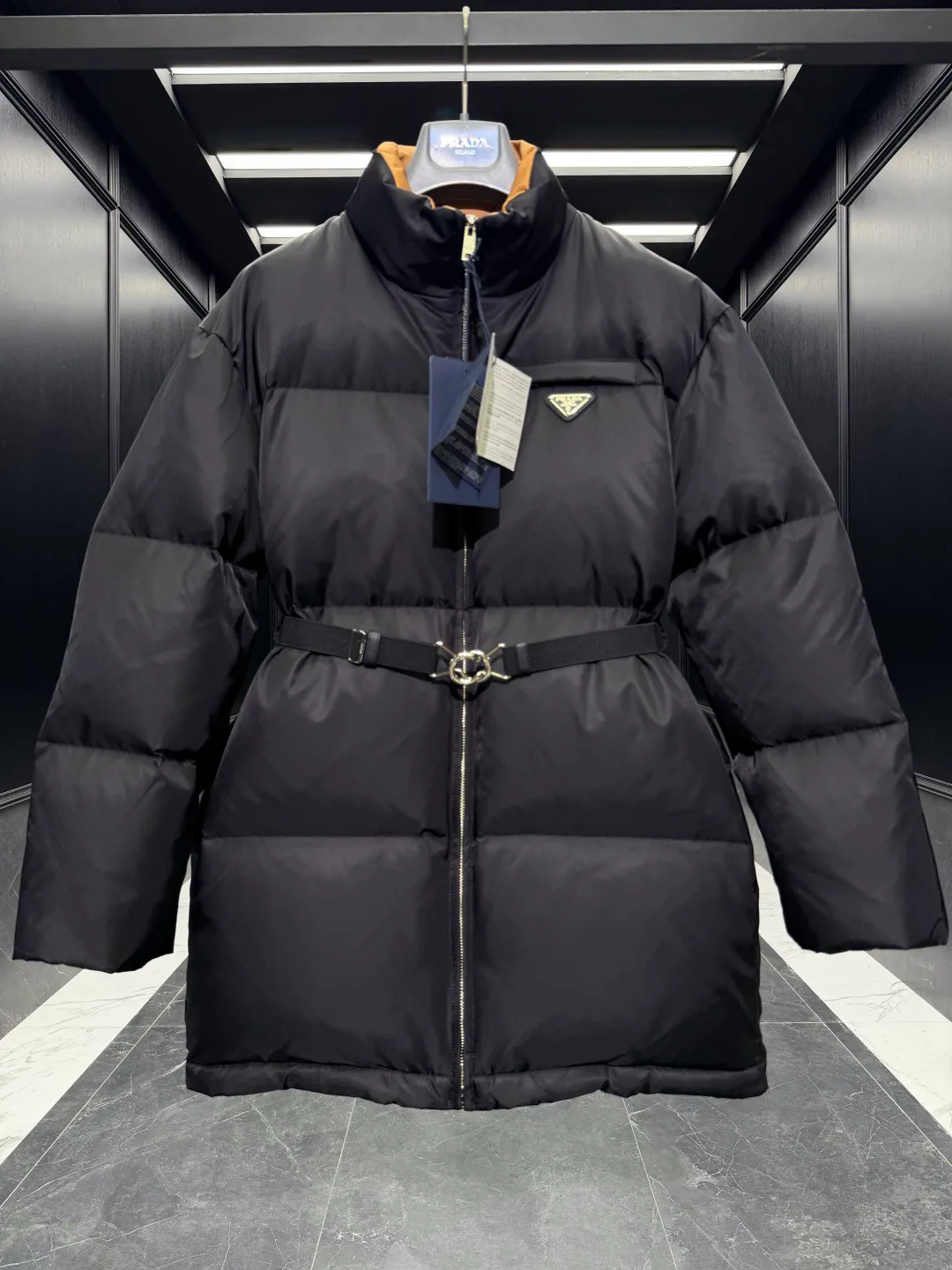 Куртки И Пуховики Женские Prada 18927183