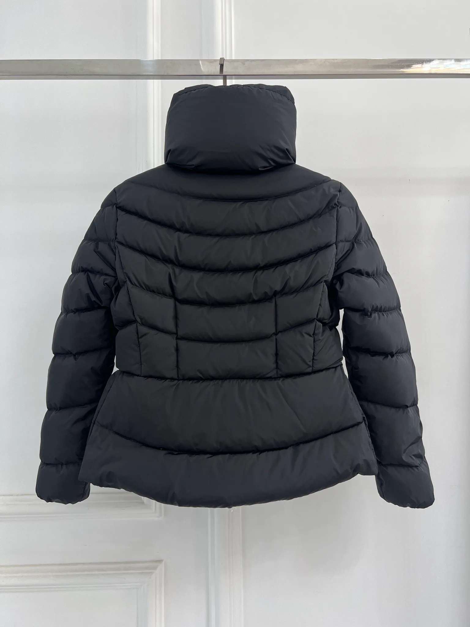 Куртки И Пуховики Женские Moncler 18416188