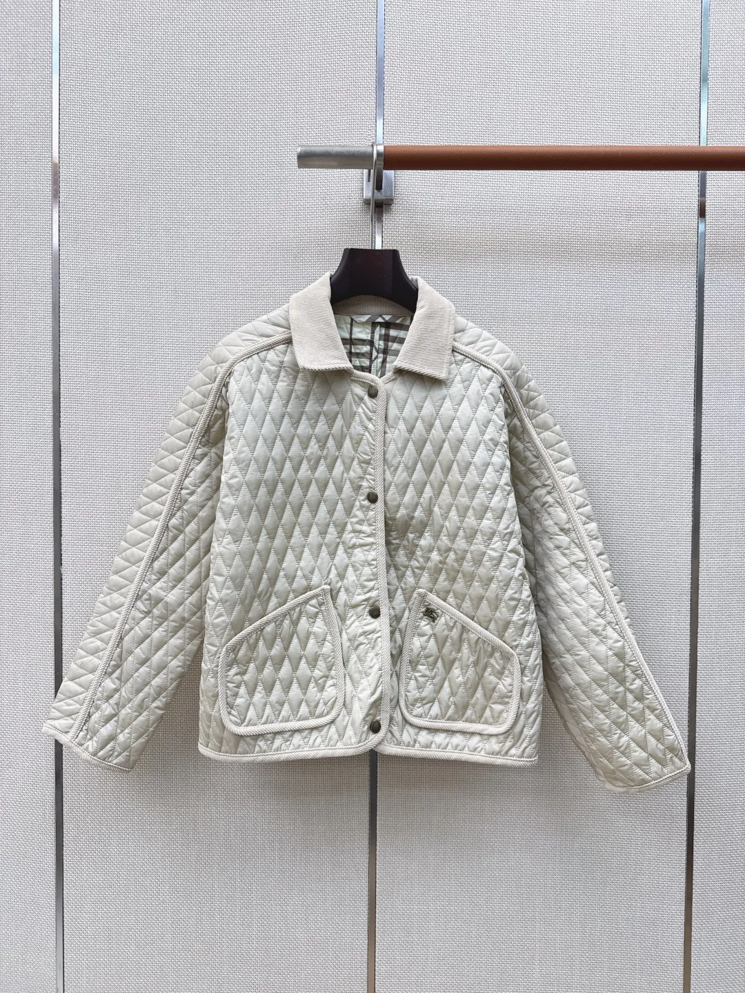 Куртки И Пуховики Женские Burberry 18225619