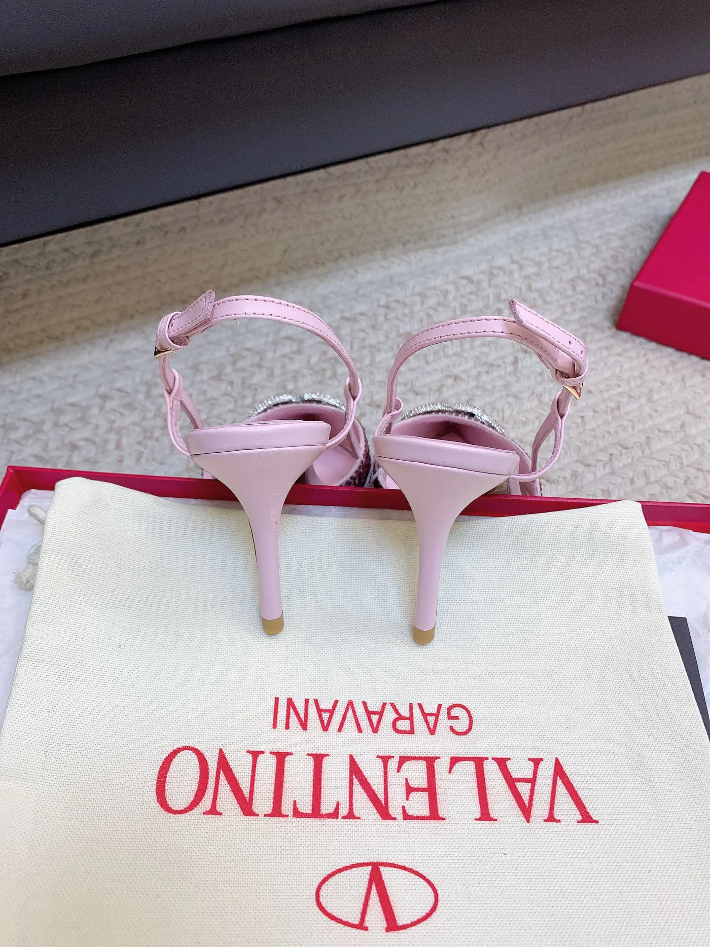 Босоножки Женские Valentino 19484612