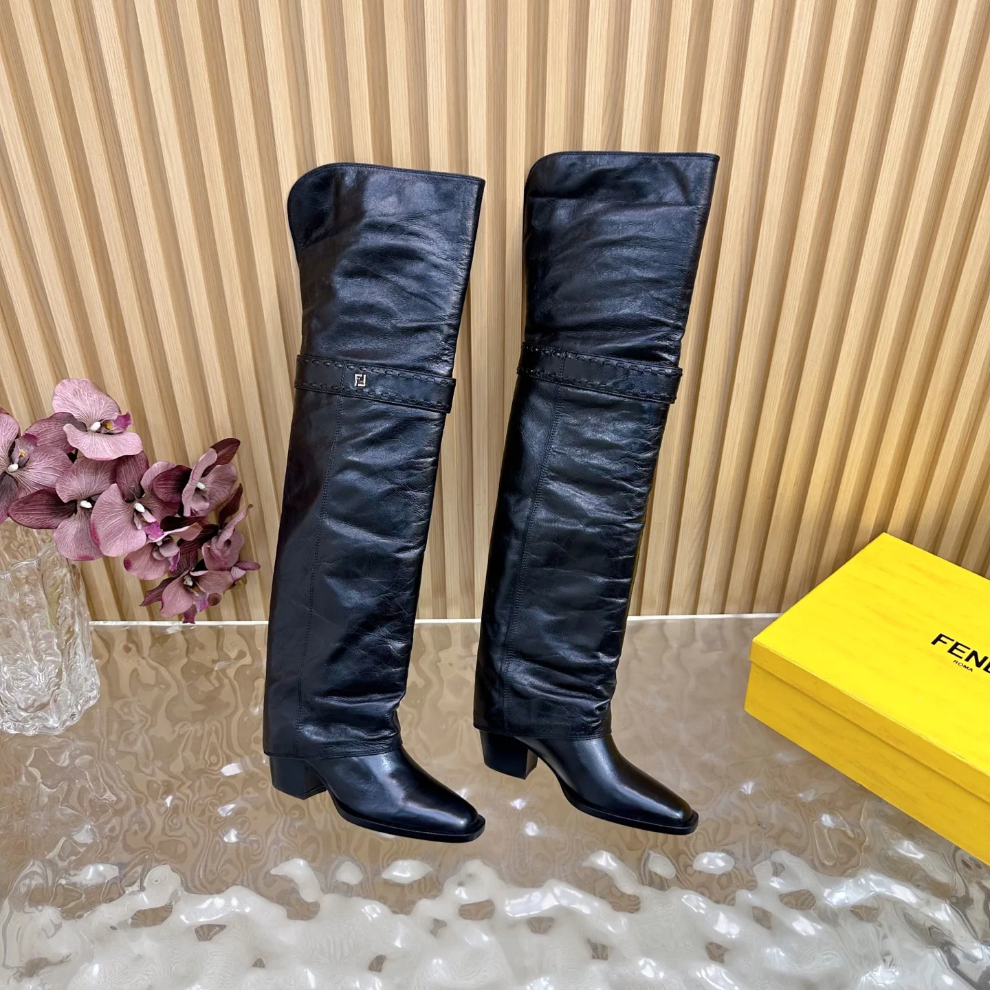 Сапоги Женские Fendi 18235460