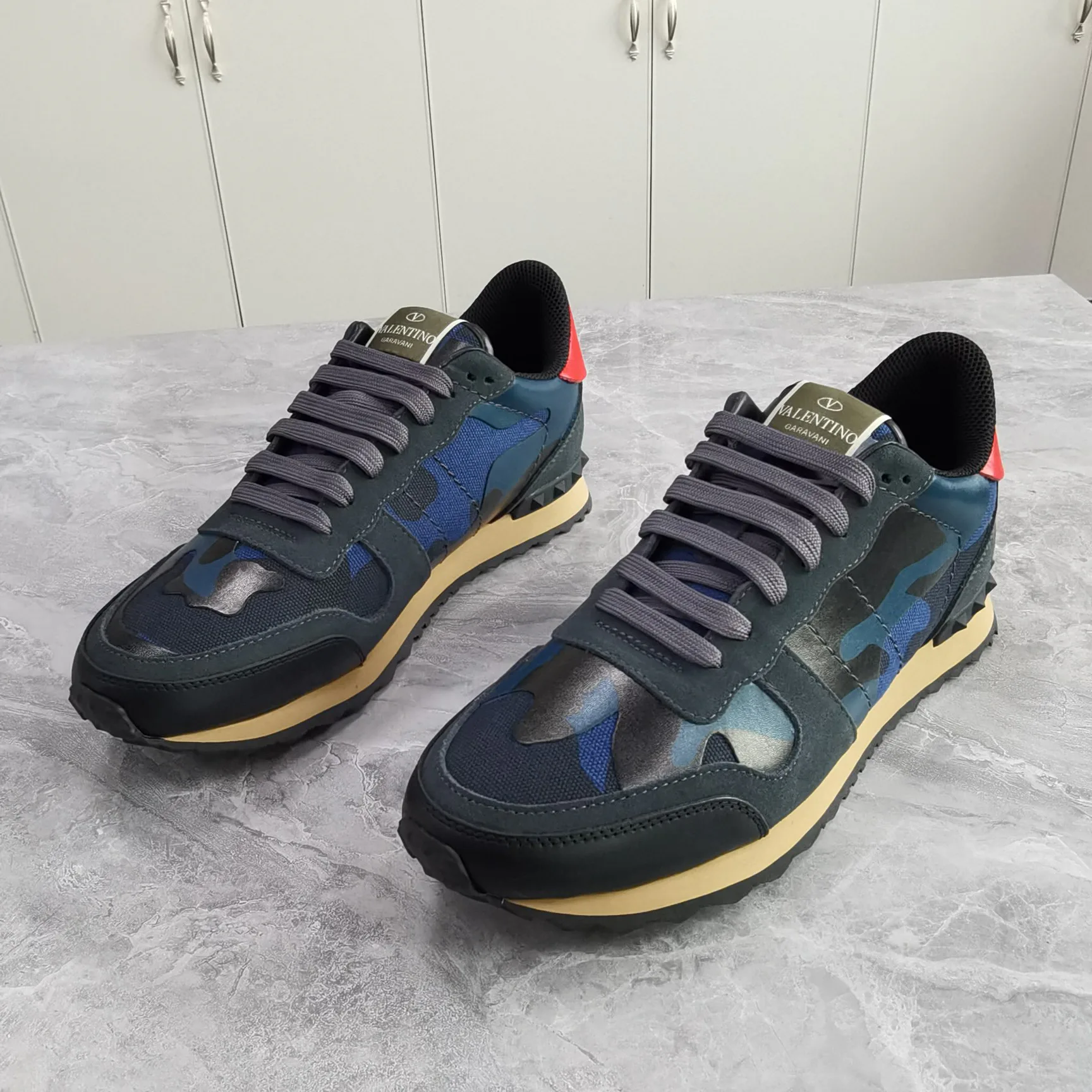 Кроссовки Женские Valentino 10736424