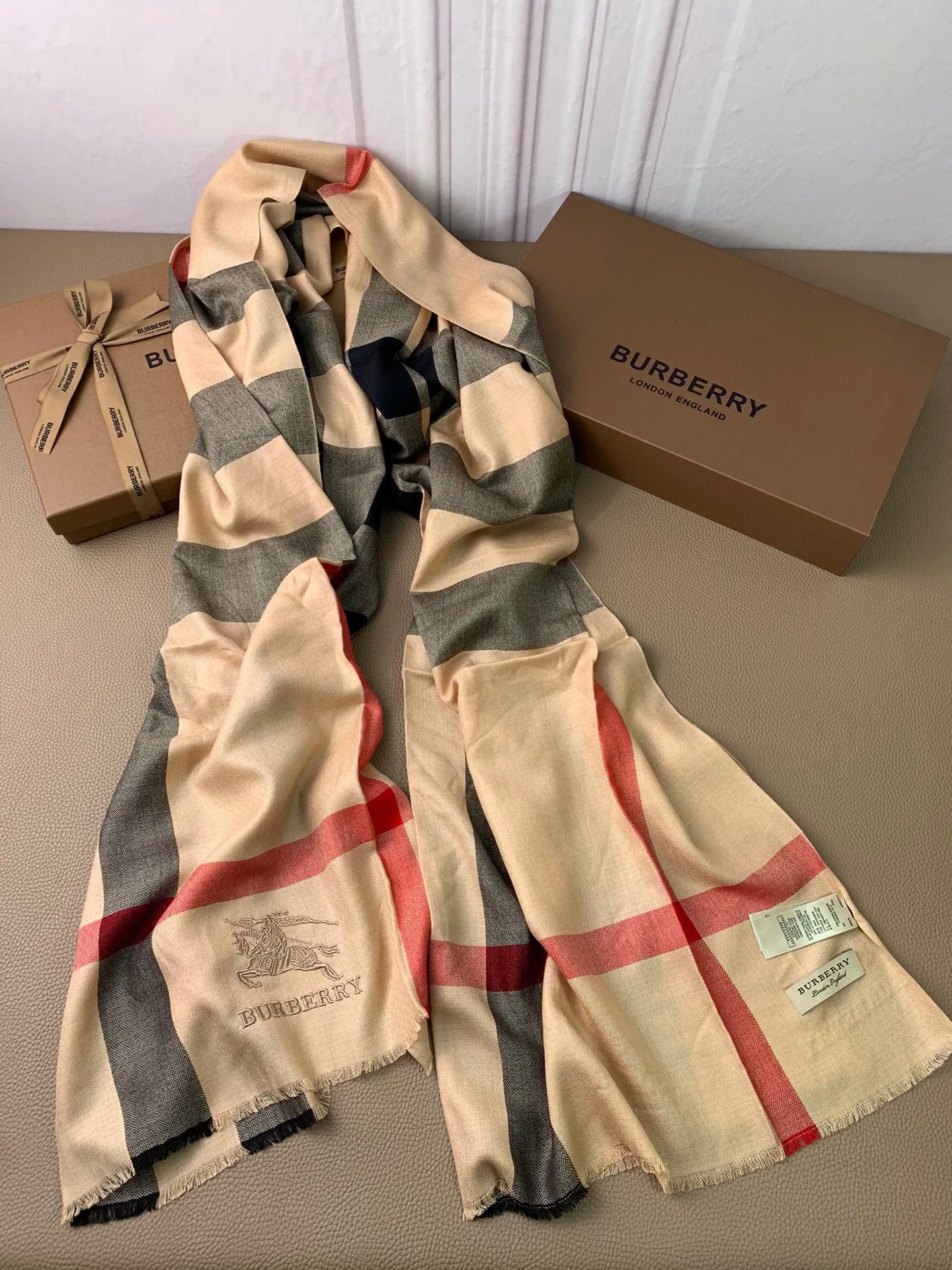 Шарфы Burberry 438467