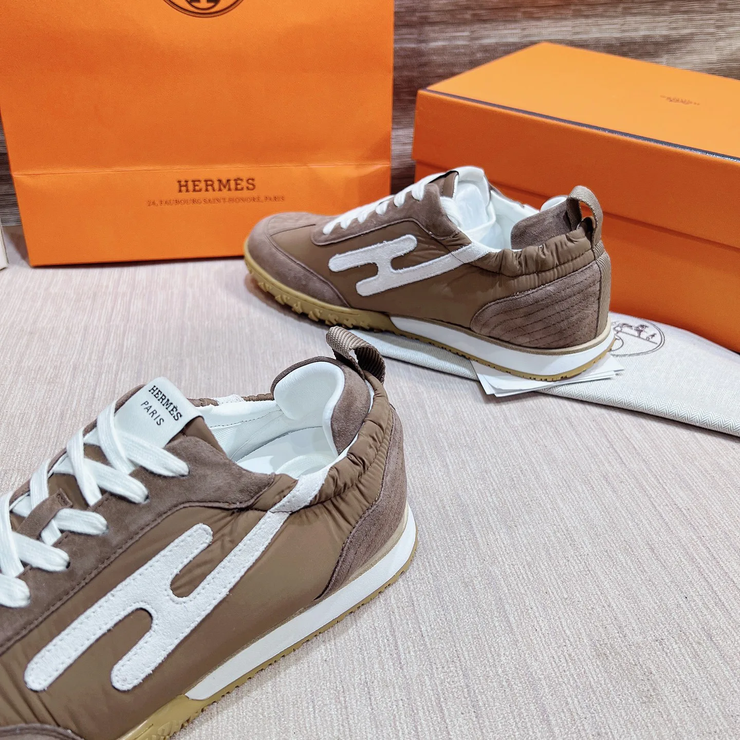 Кроссовки Женские Hermes 17749542