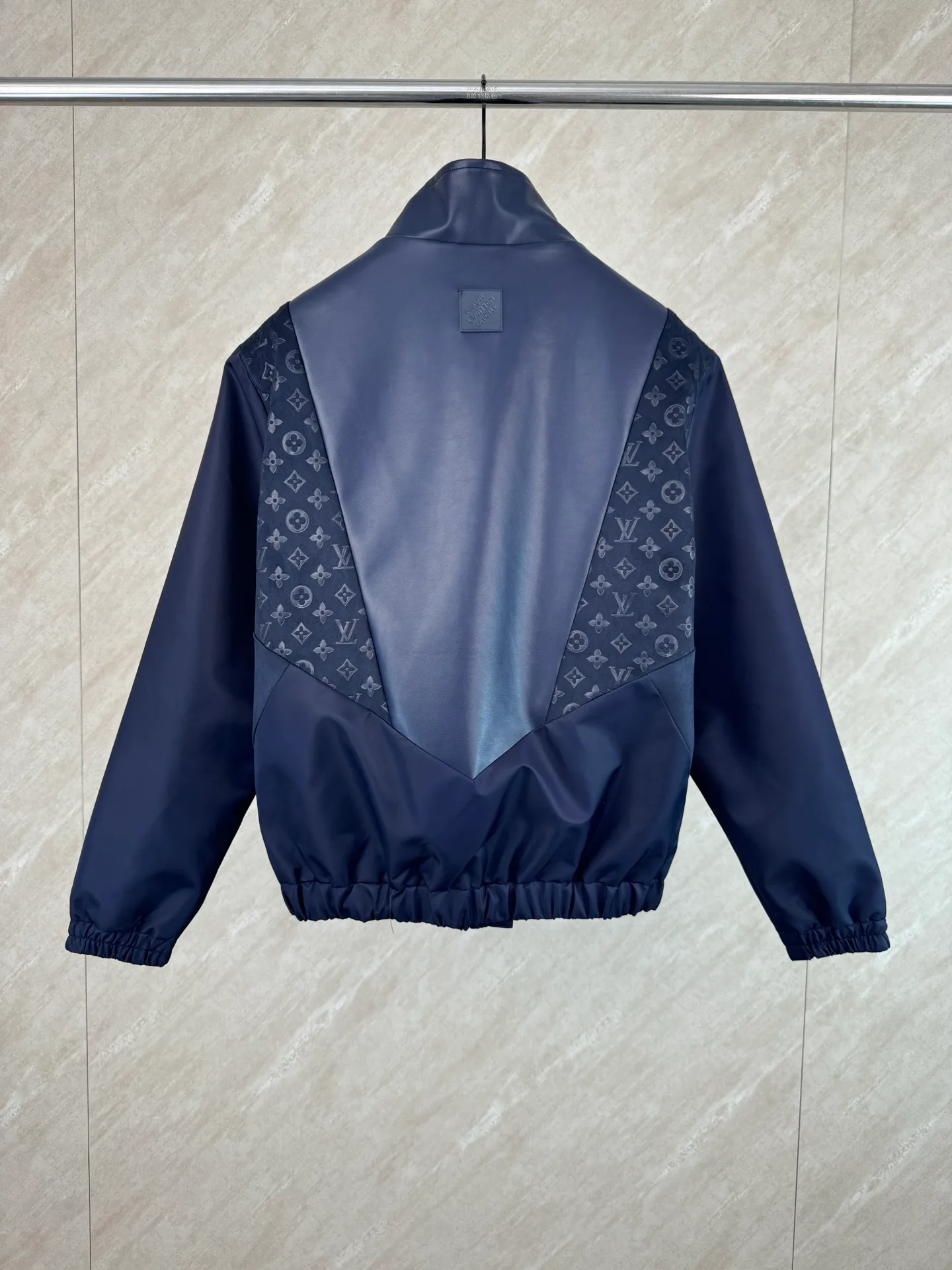 Куртки И Пуховики Женские Louis Vuitton 869277