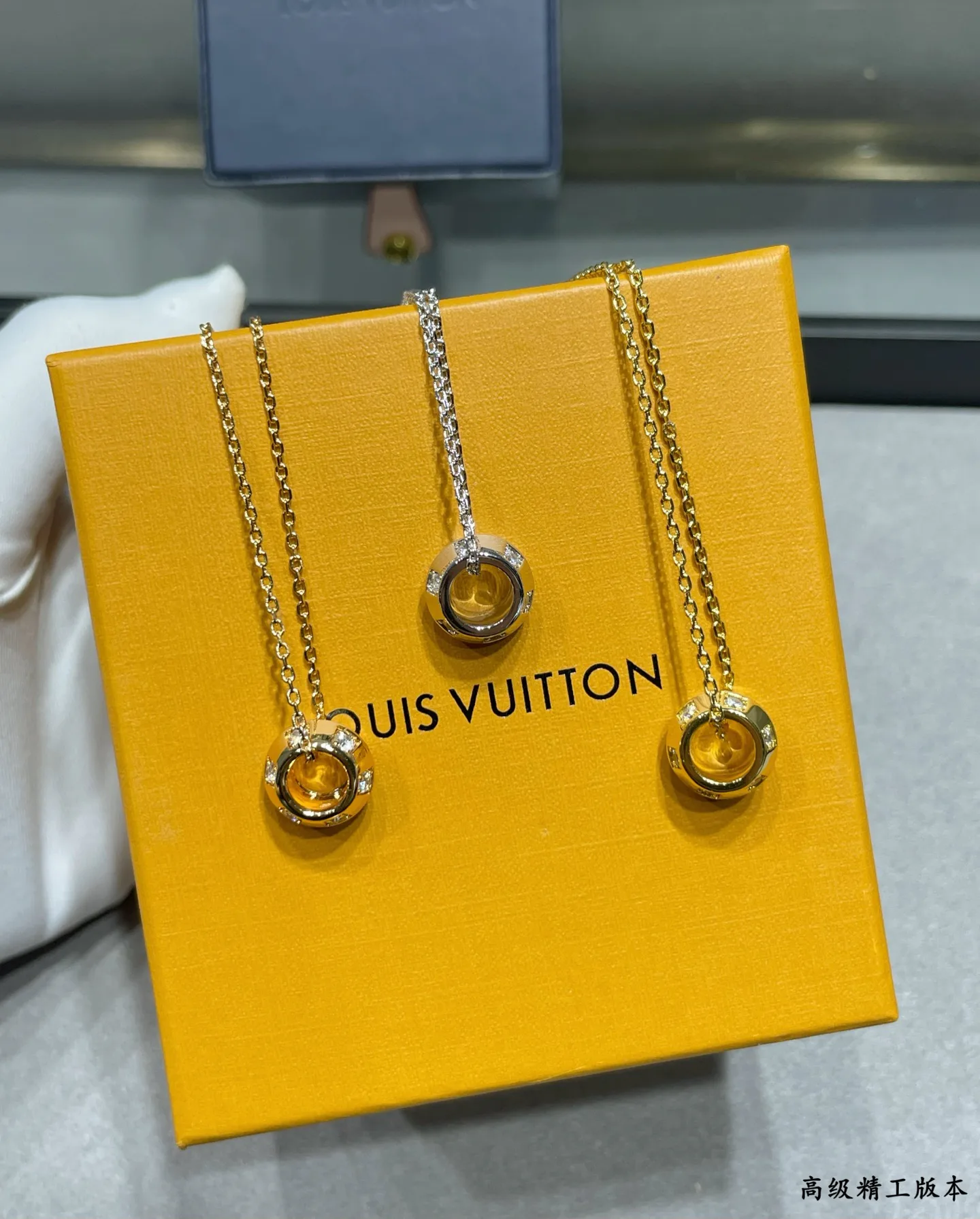 Бижутерия Louis Vuitton 10832052
