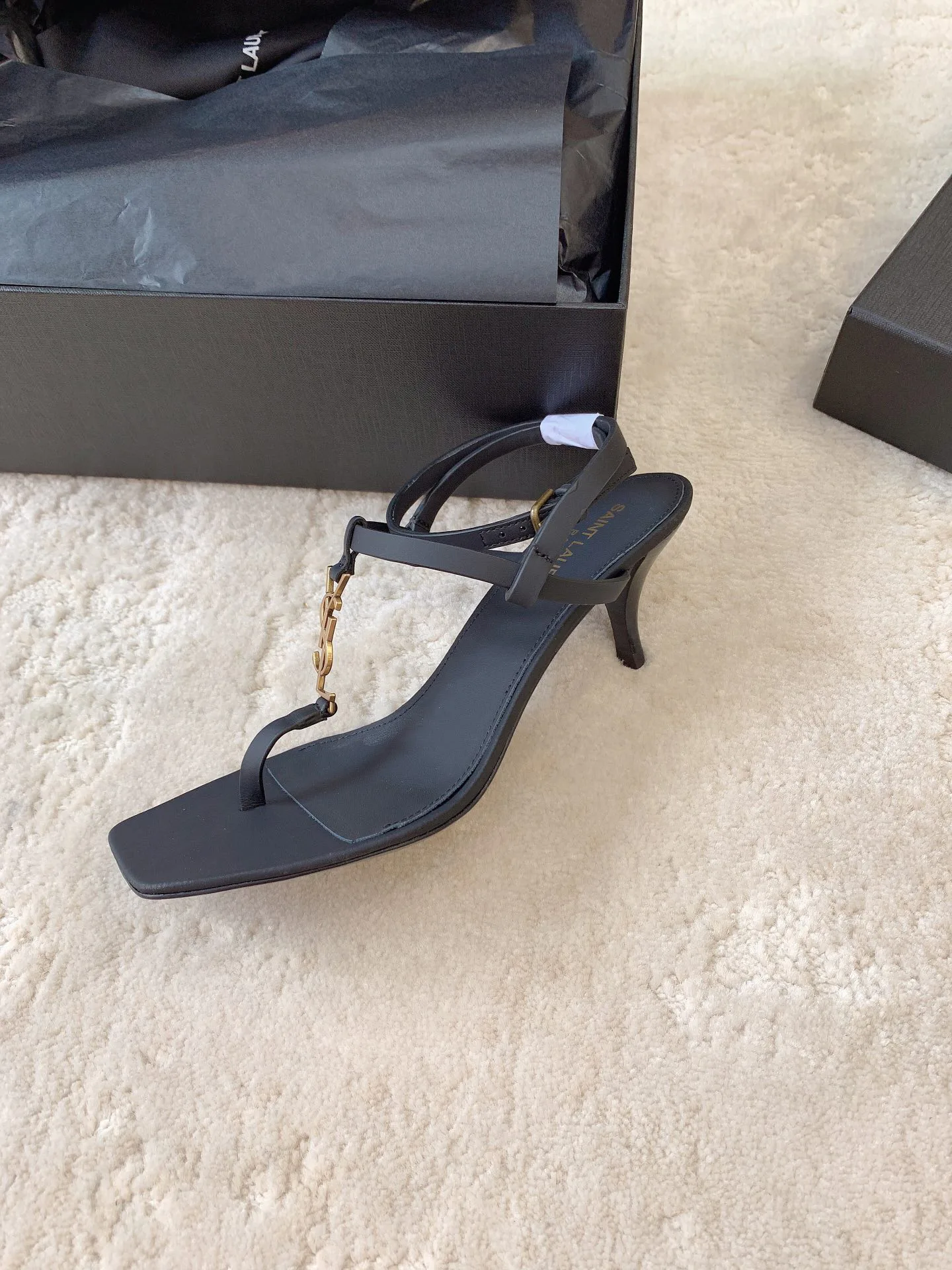 Босоножки Женские Saint Laurent 4289043