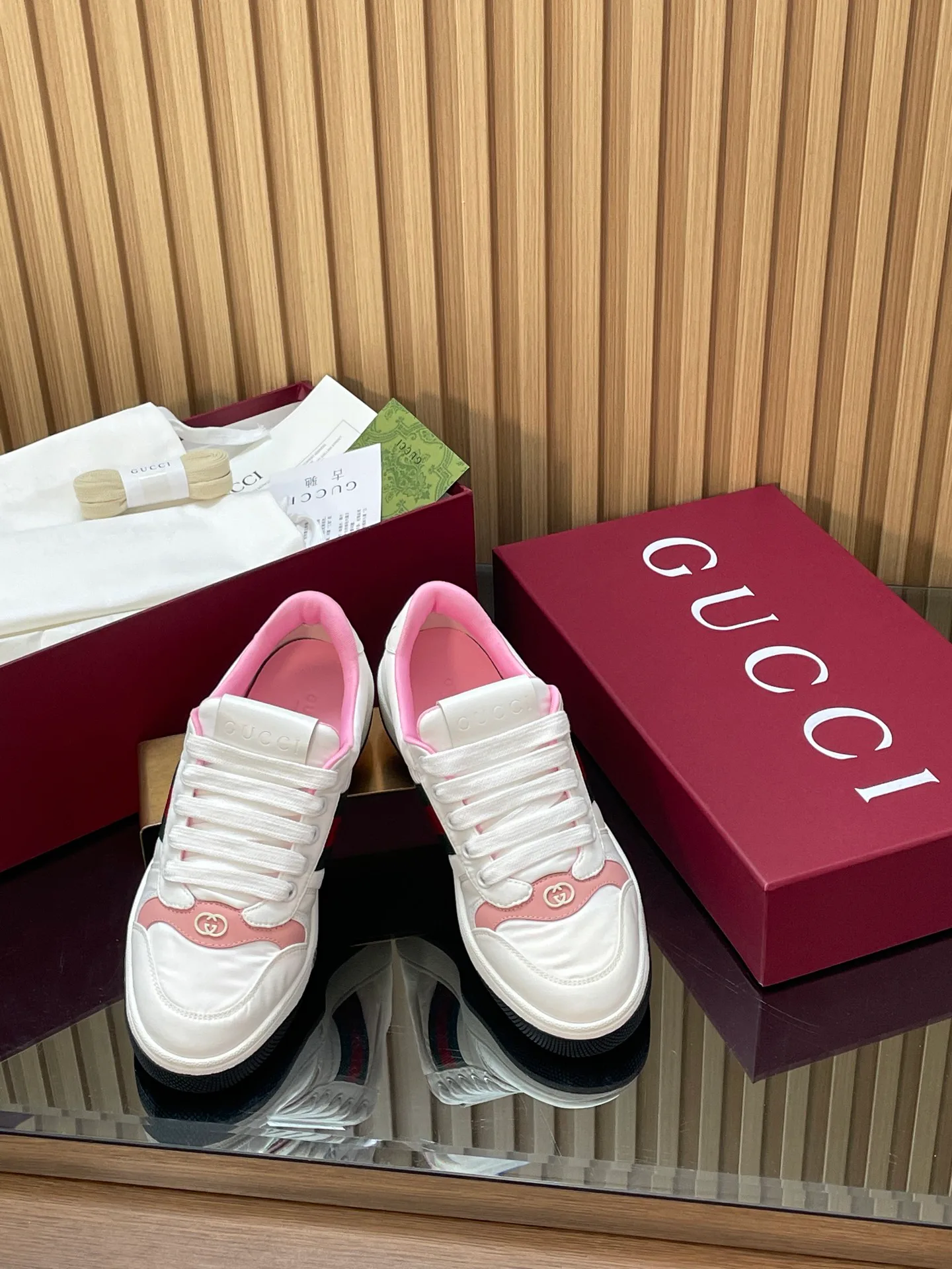 Кроссовки Женские Gucci 18700140