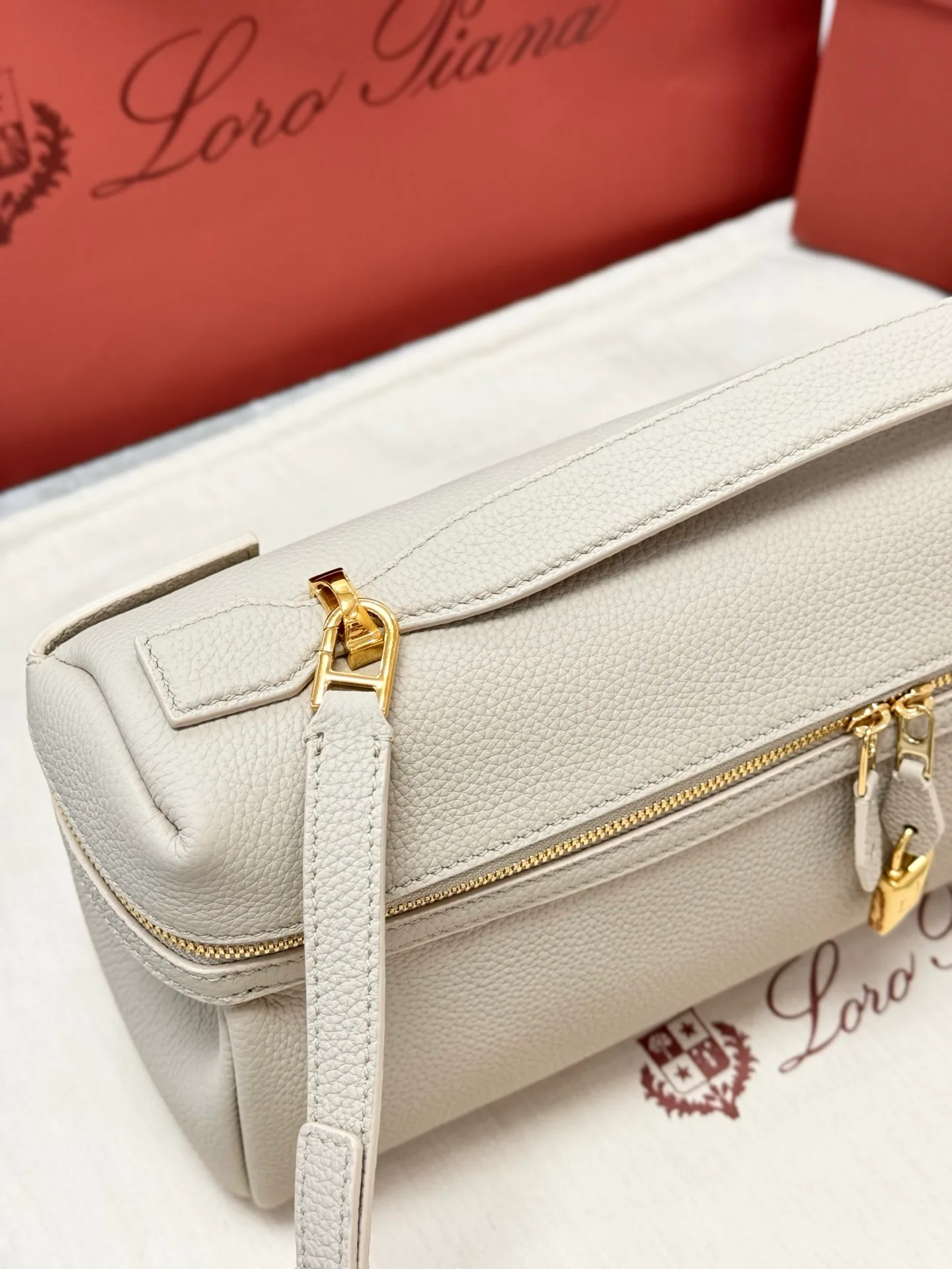 Классические Сумки Женские Loro Piana 11472666