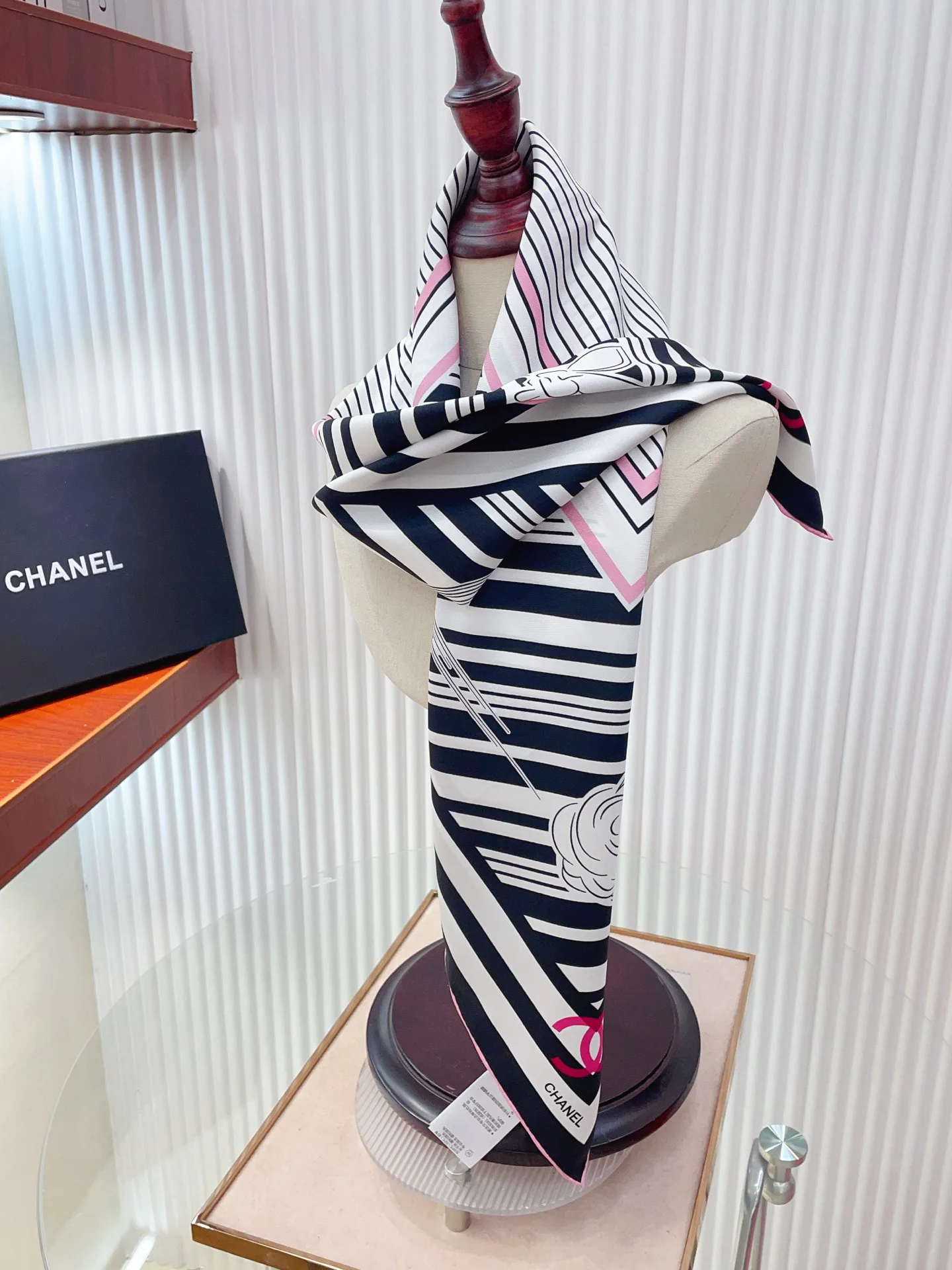 Платки Chanel 11585479