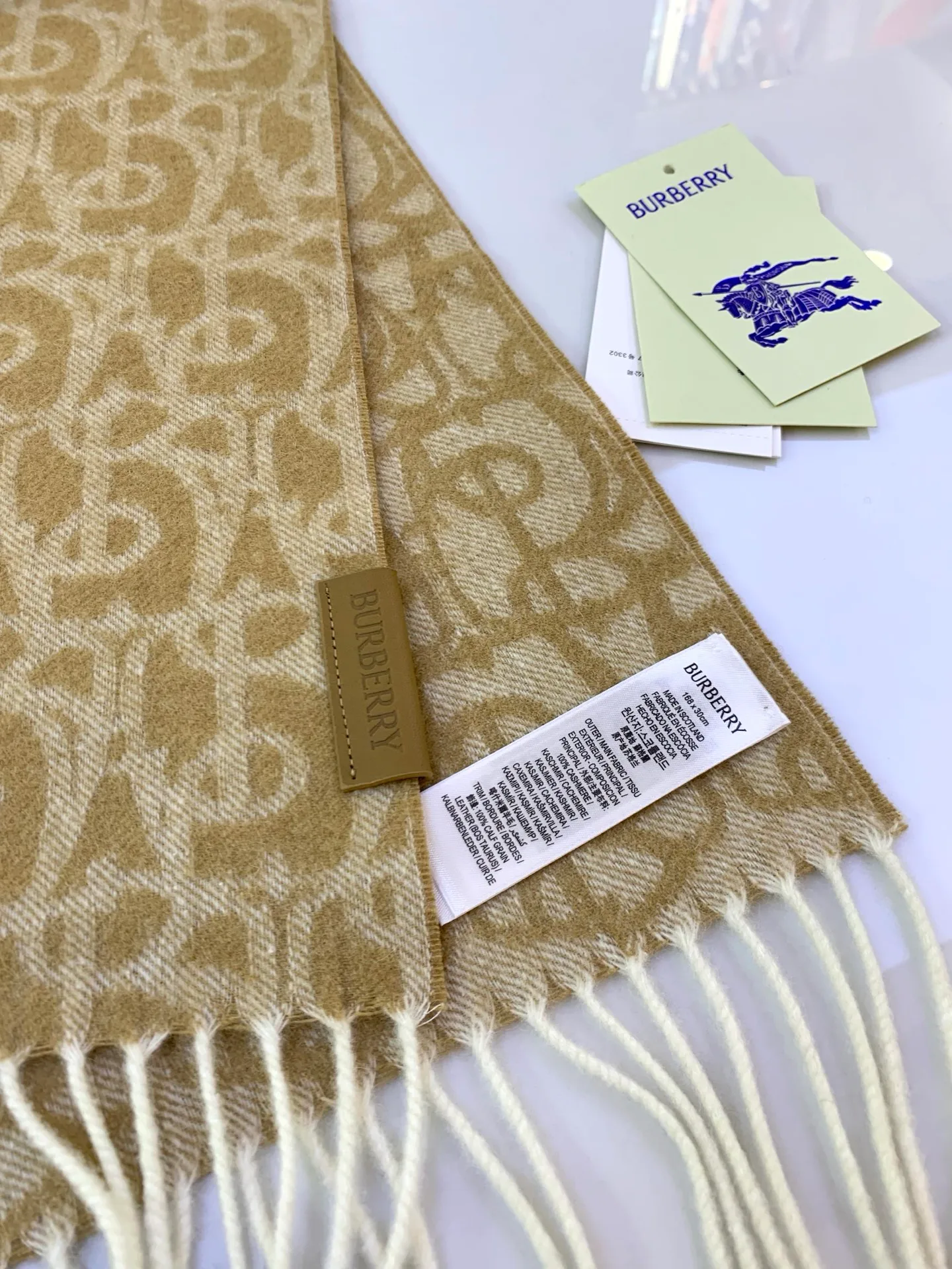 Шарфы Burberry 18039981