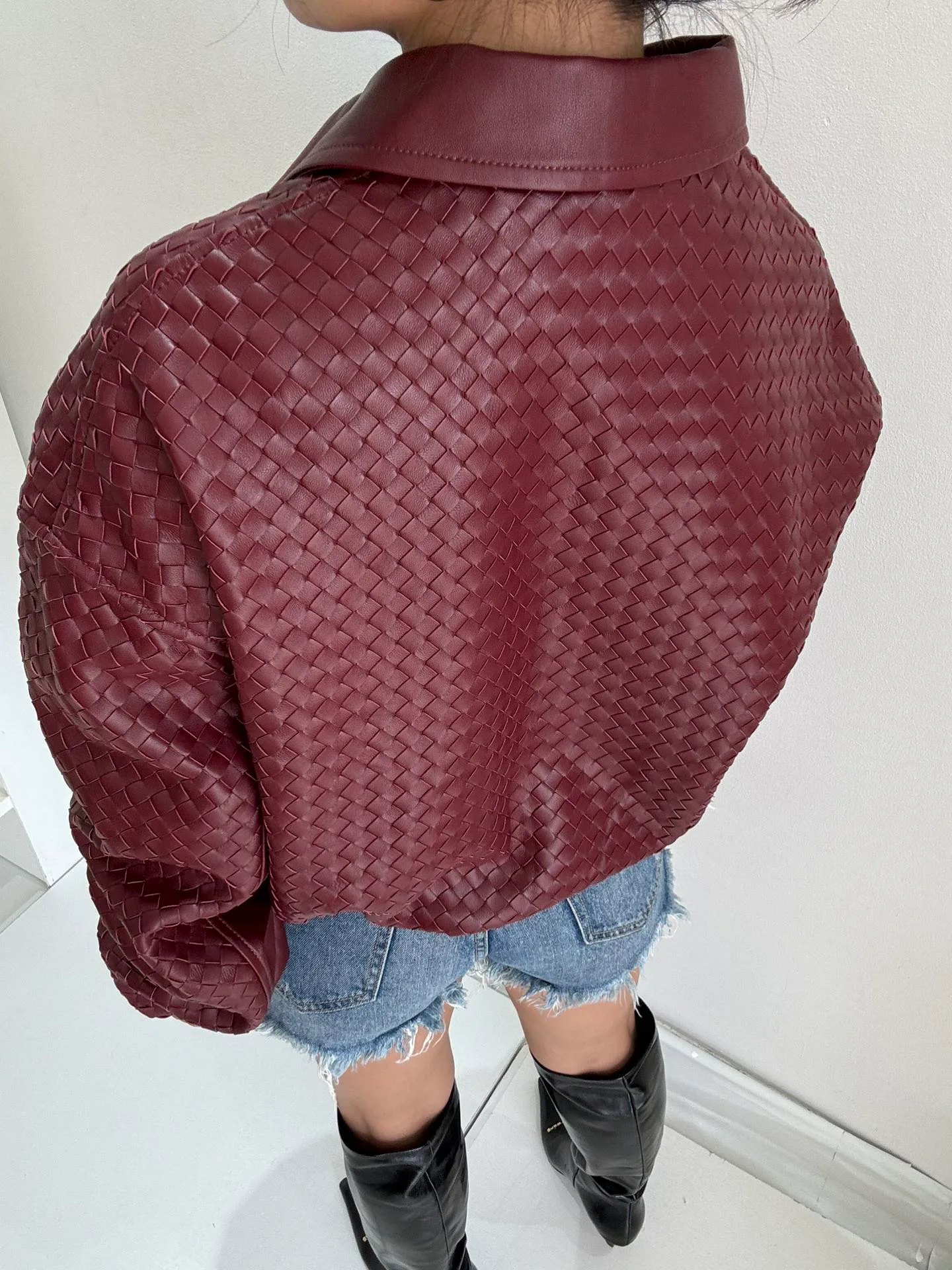 Кожаные Куртки И Дублёнки Женские Bottega Veneta 16016