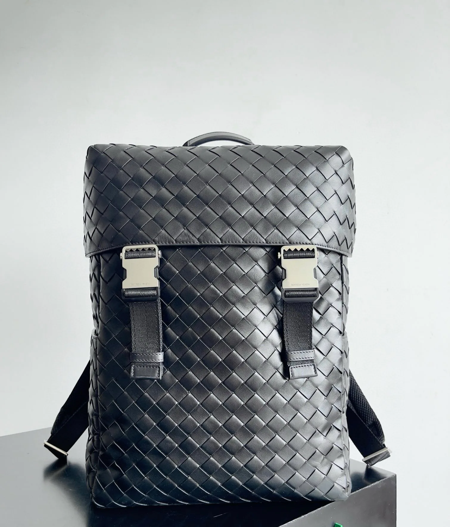 Рюкзаки Мужские Bottega Veneta 18368252