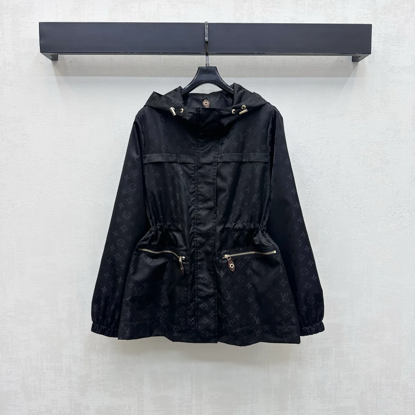 Куртки И Пуховики Женские Louis Vuitton 18631427