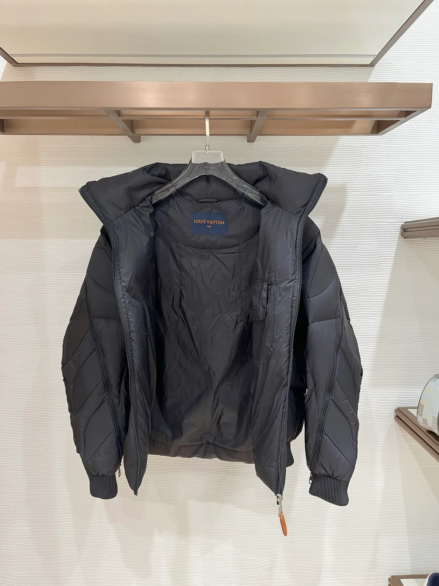 Куртки И Пуховики Мужские Louis Vuitton 17930652