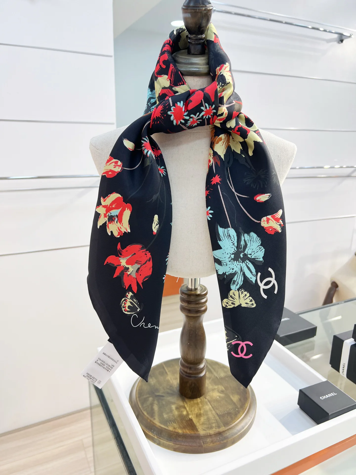 Платки Chanel 17991213