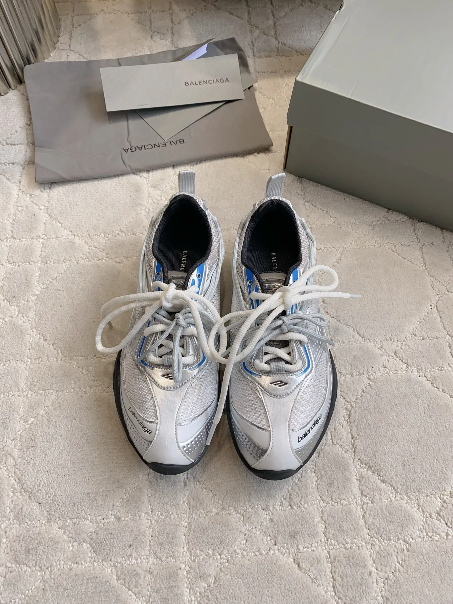 Кроссовки Женские Balenciaga 18133400
