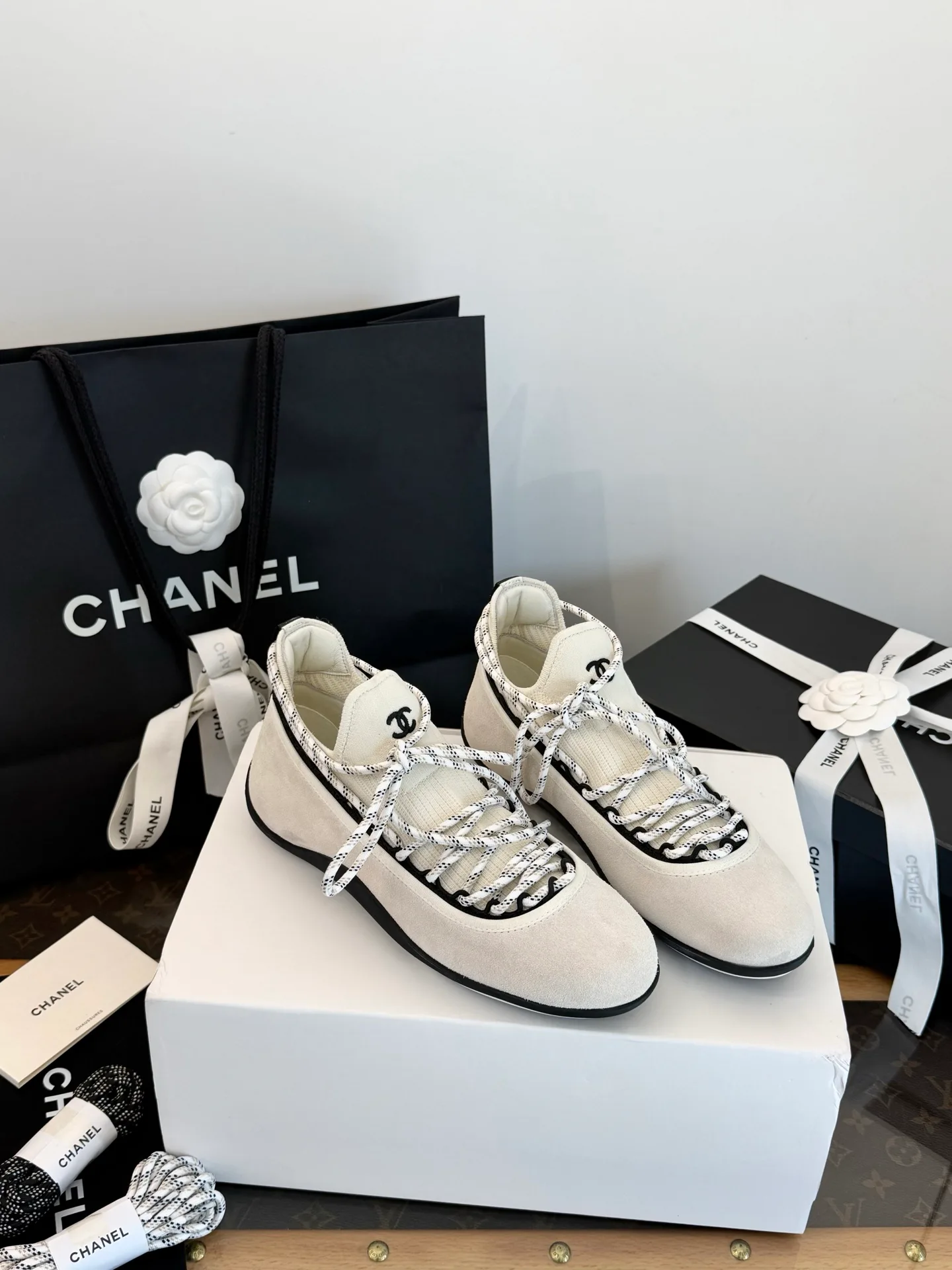 Кроссовки Женские Chanel 19259354