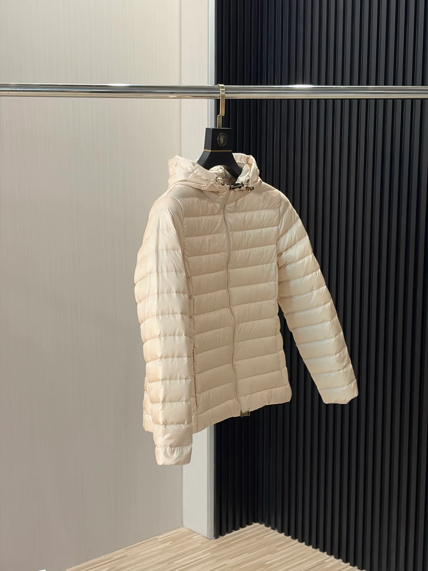 Куртки И Пуховики Женские Moncler 18285039