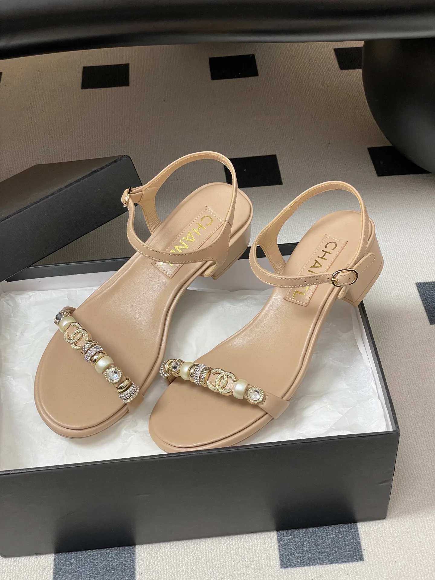 Босоножки Женские Chanel 11682239