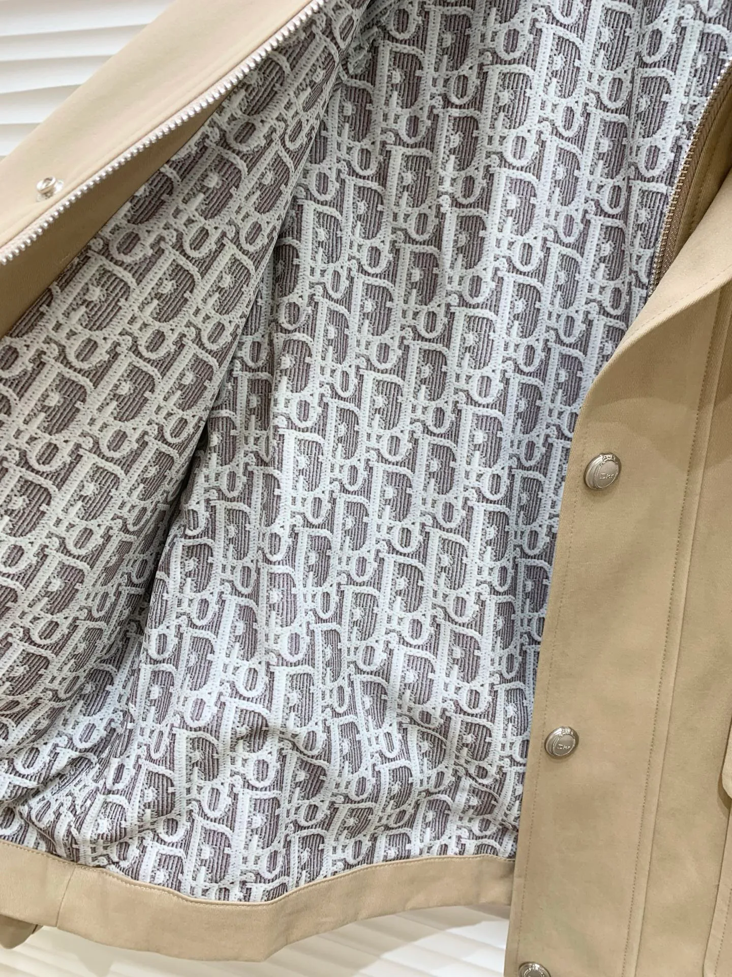Куртки И Пуховики Женские Christian Dior 18742901