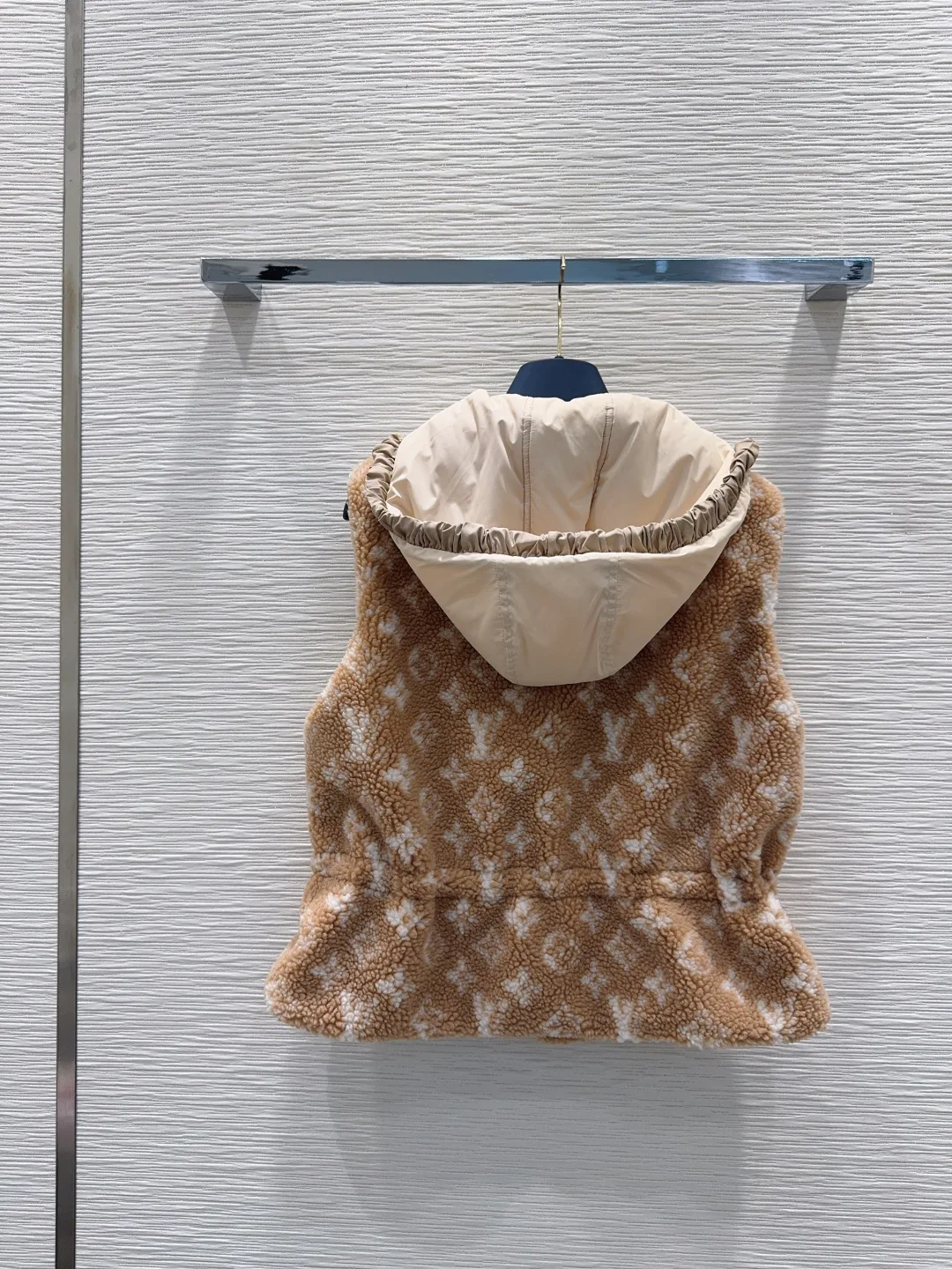 Куртки И Пуховики Женские Louis Vuitton 181714