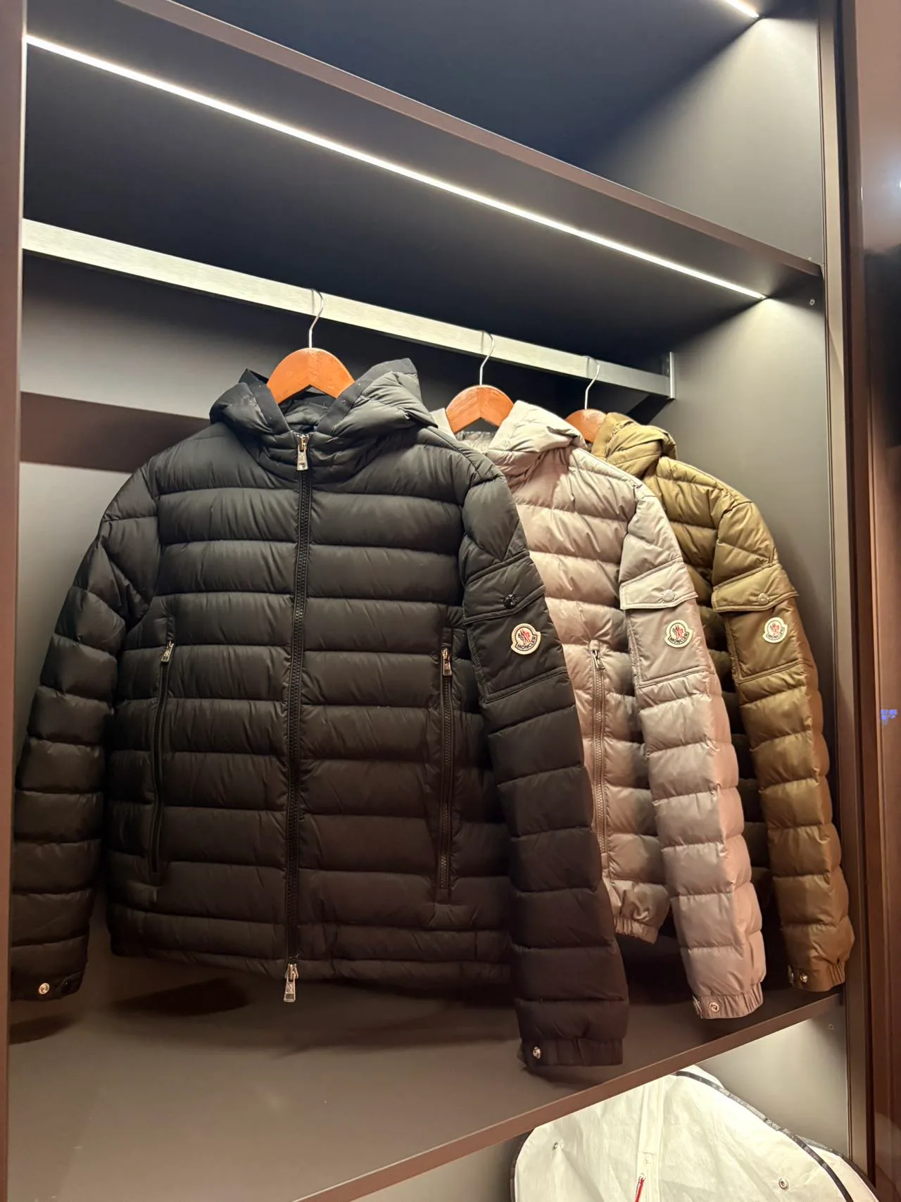 Куртки И Пуховики Мужские Moncler 18231542
