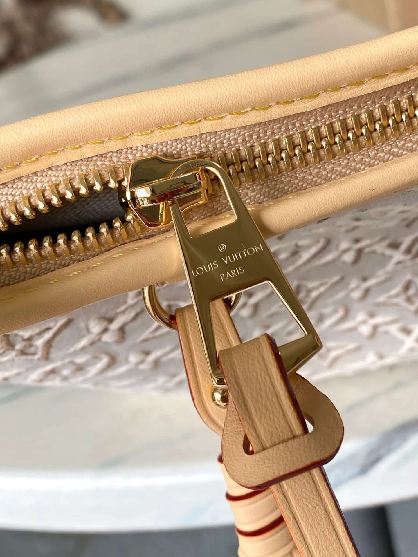 Классические Сумки Женские Louis Vuitton 17795984