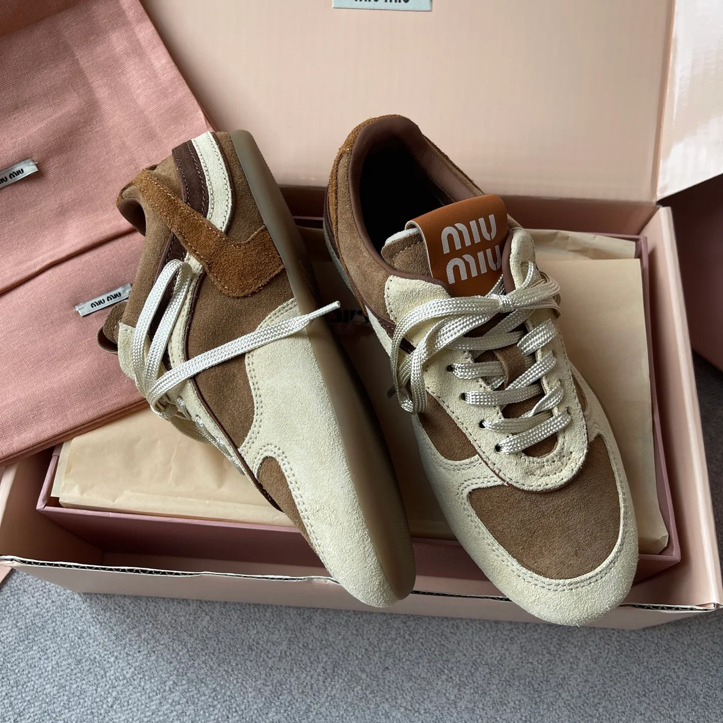 Кроссовки Женские Miu Miu 18066333