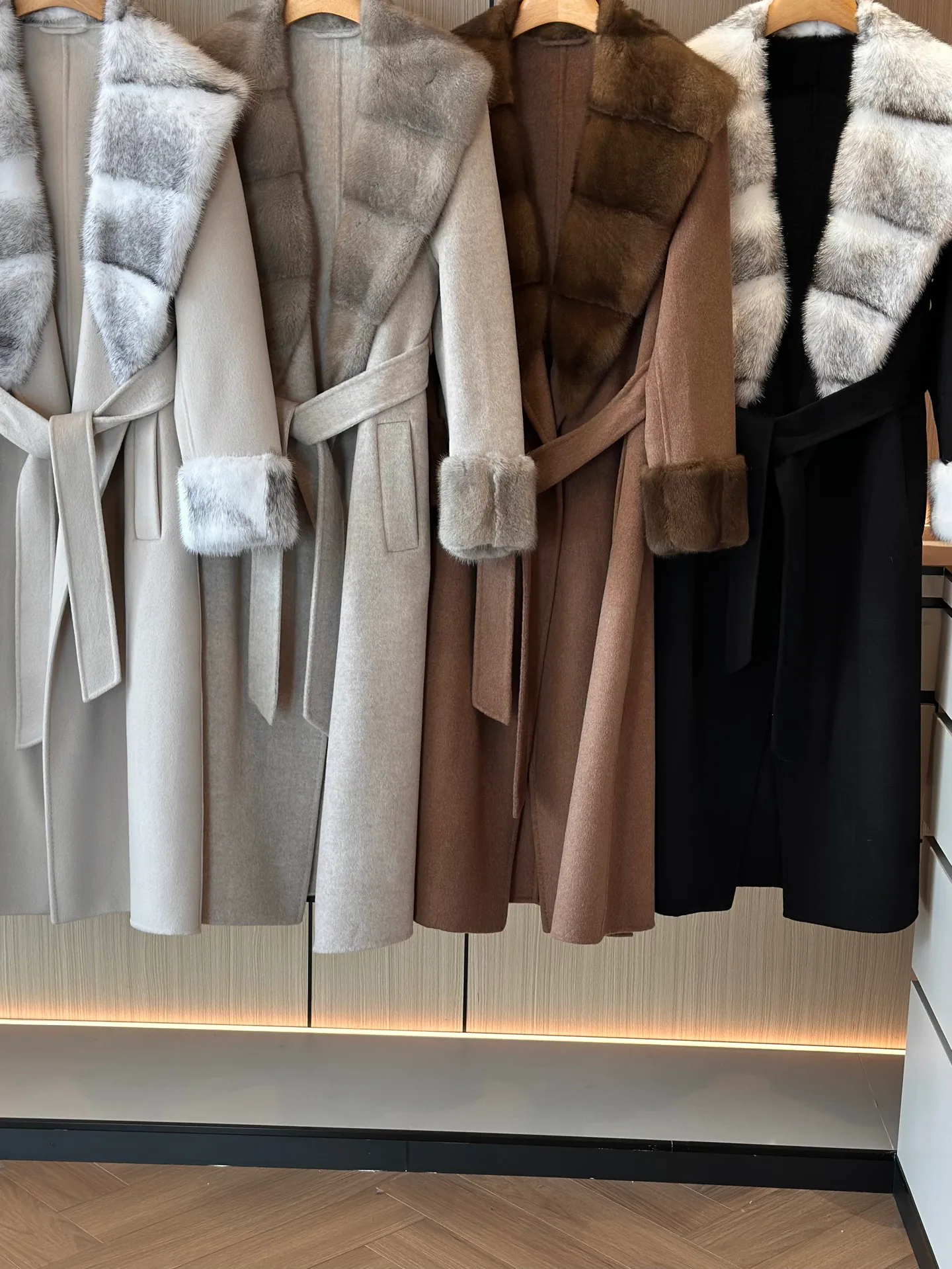 Пальто Женские Loro Piana 18597230