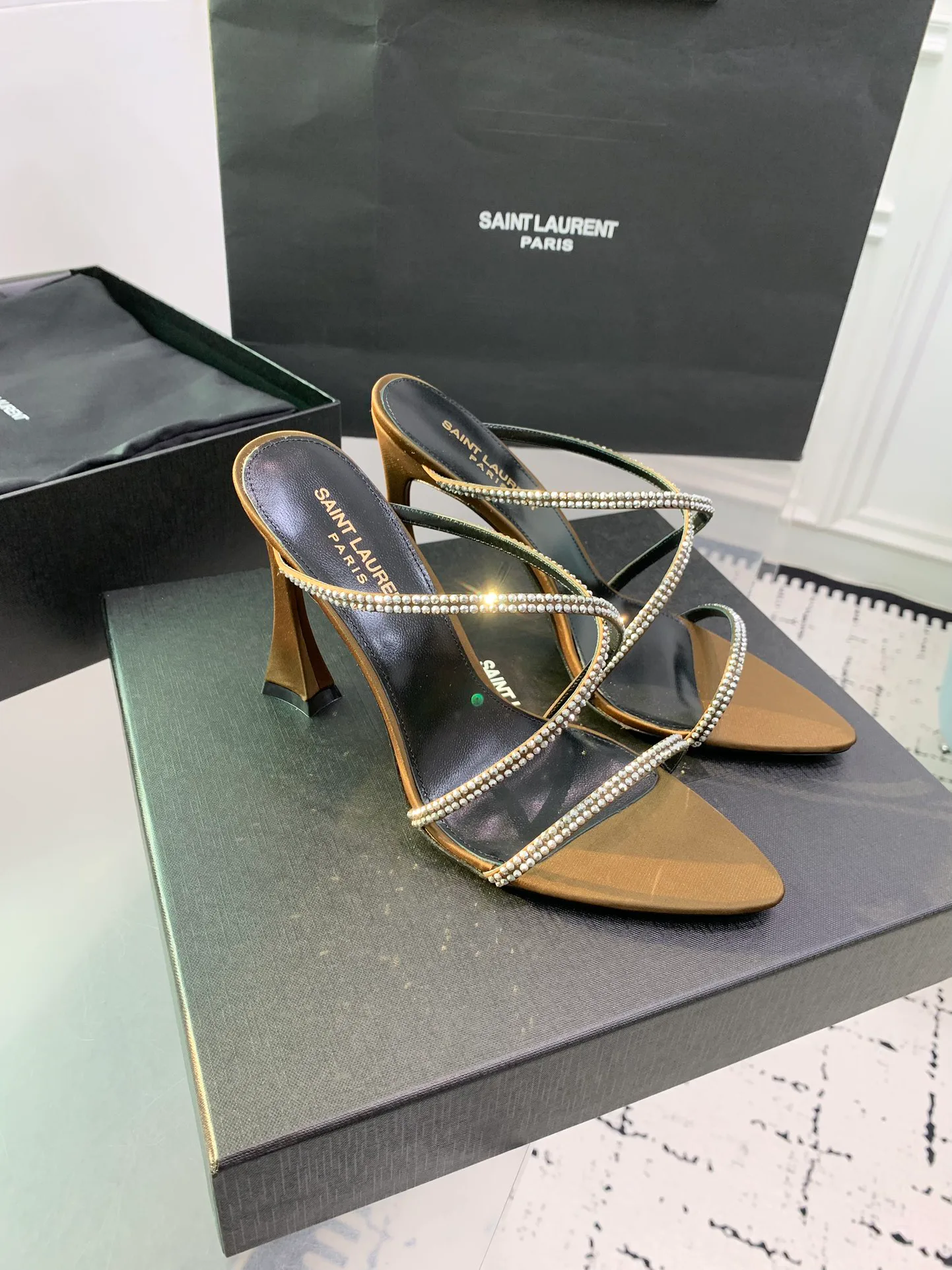 Босоножки Женские Saint Laurent 5960