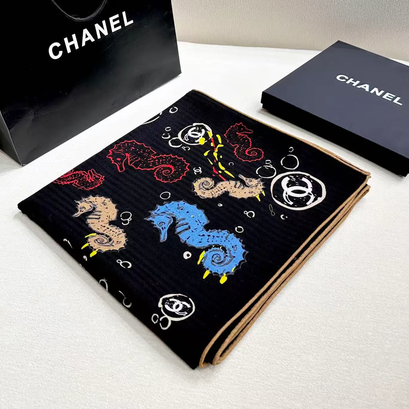 Платки Chanel 18624489