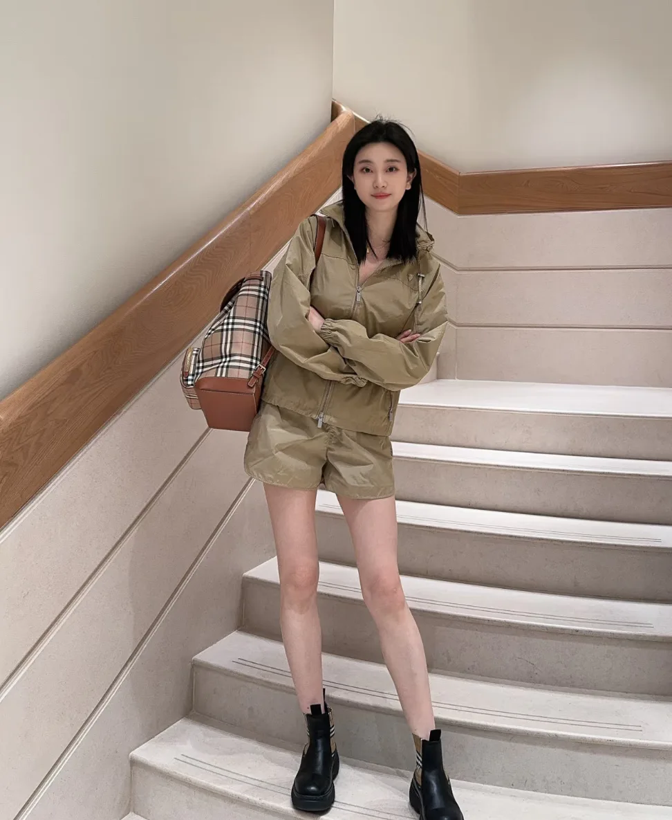 Куртки И Пуховики Женские Burberry 11224939