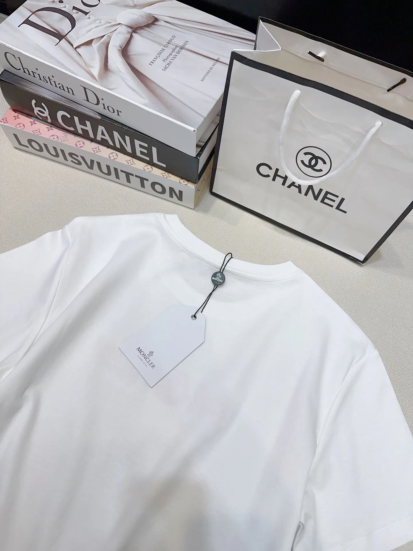Футболки Женские Moncler 10612522