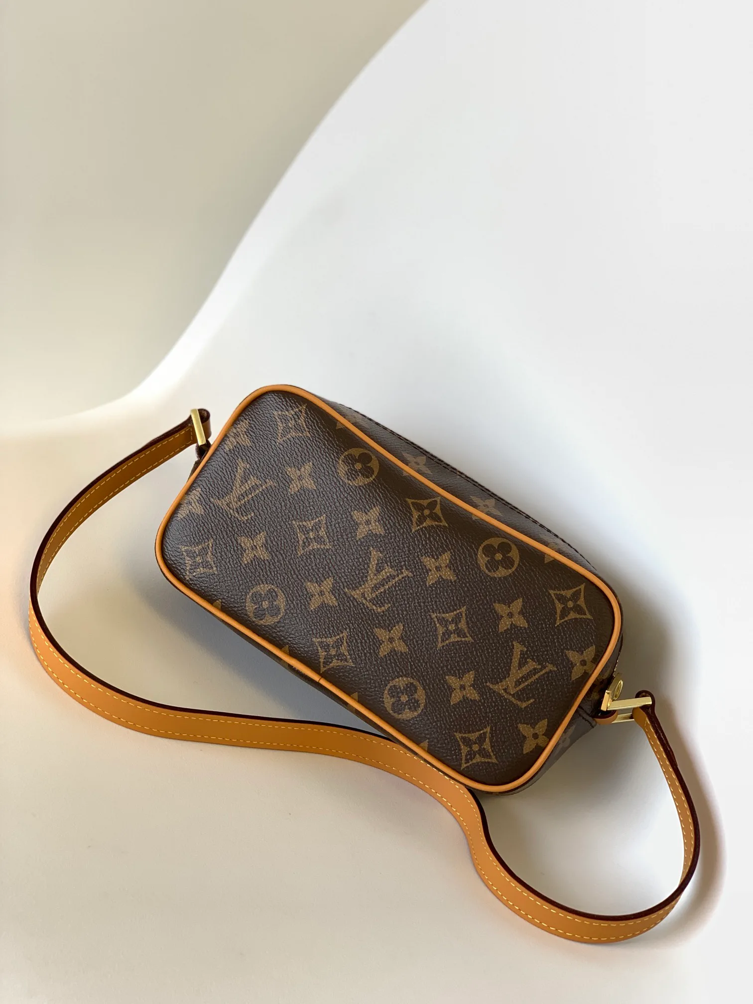 Классические Сумки Женские Louis Vuitton 13435271