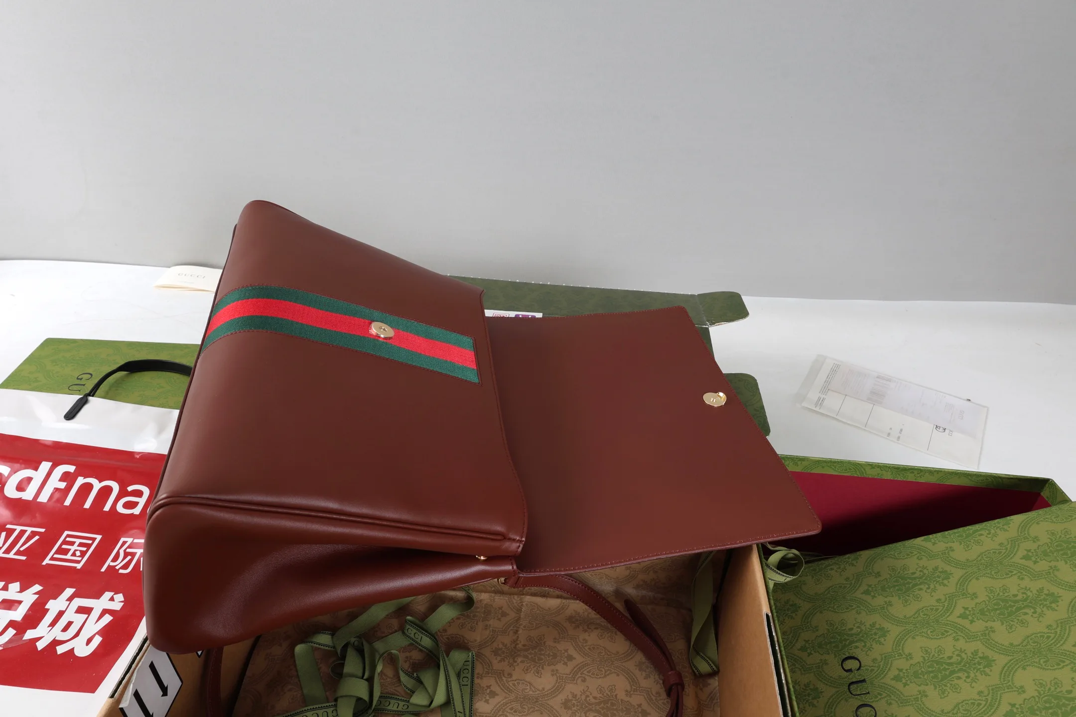 Классические Сумки Женские Gucci 18250586
