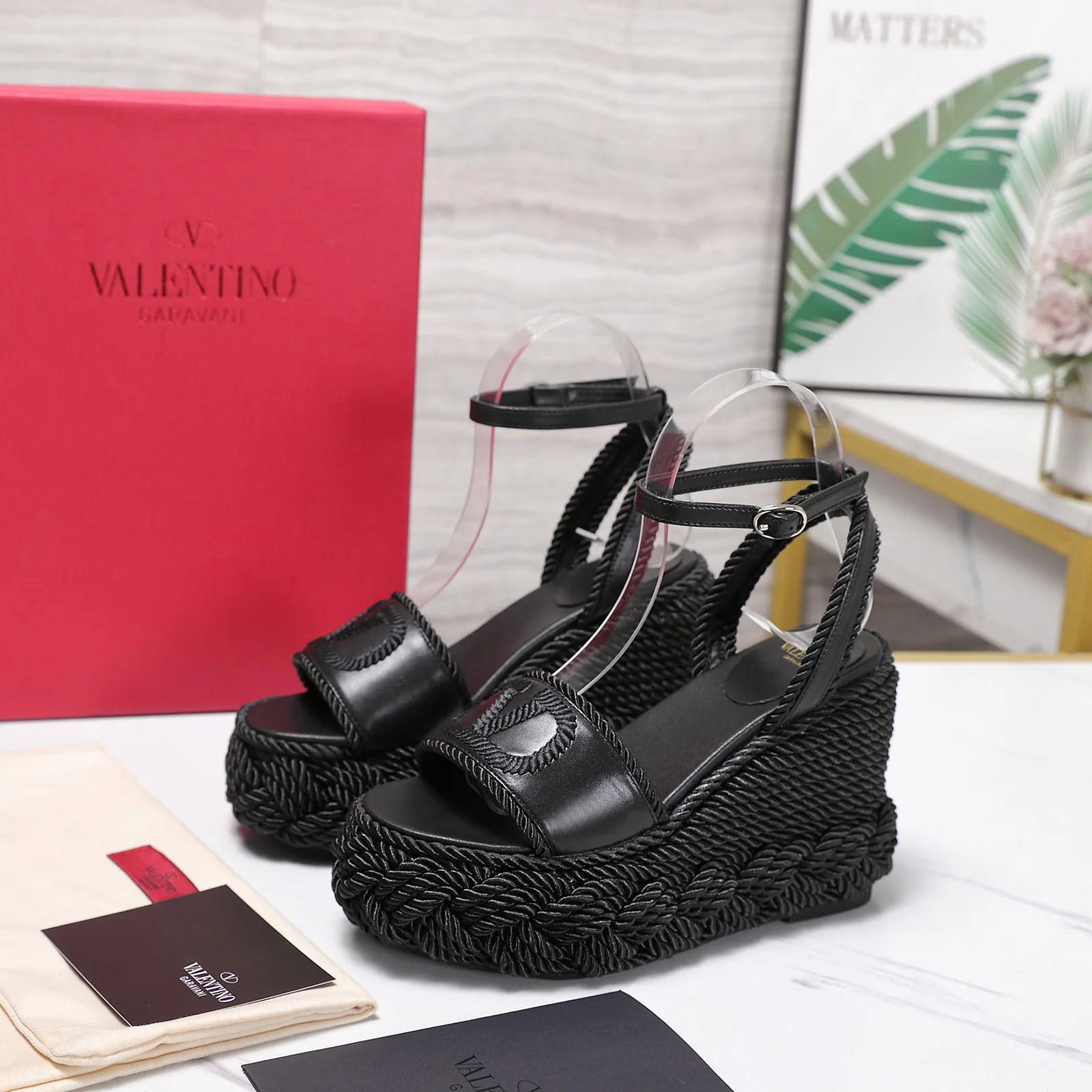 Босоножки Женские Valentino 17371719