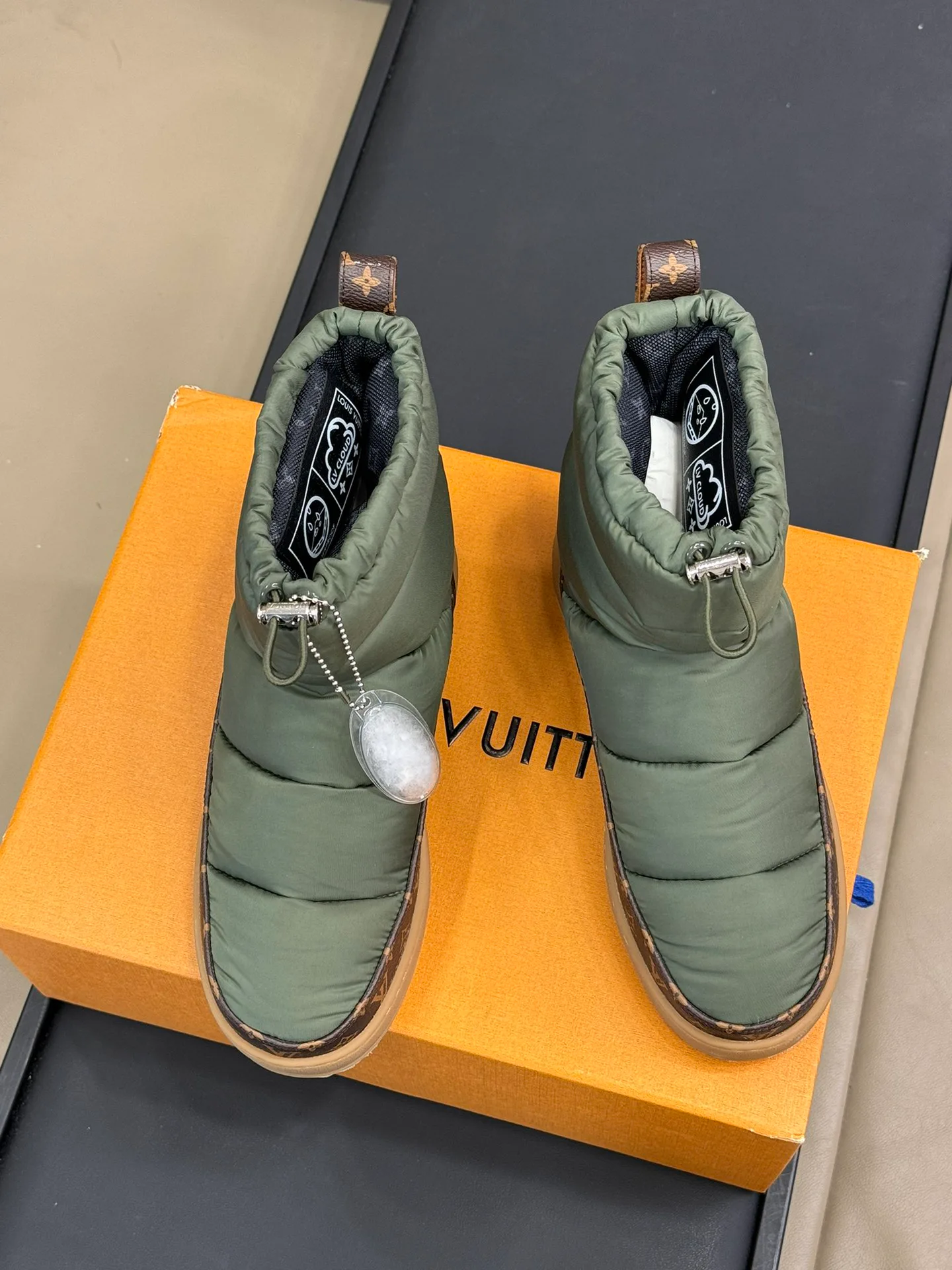 Угги Женские Louis Vuitton 18670228