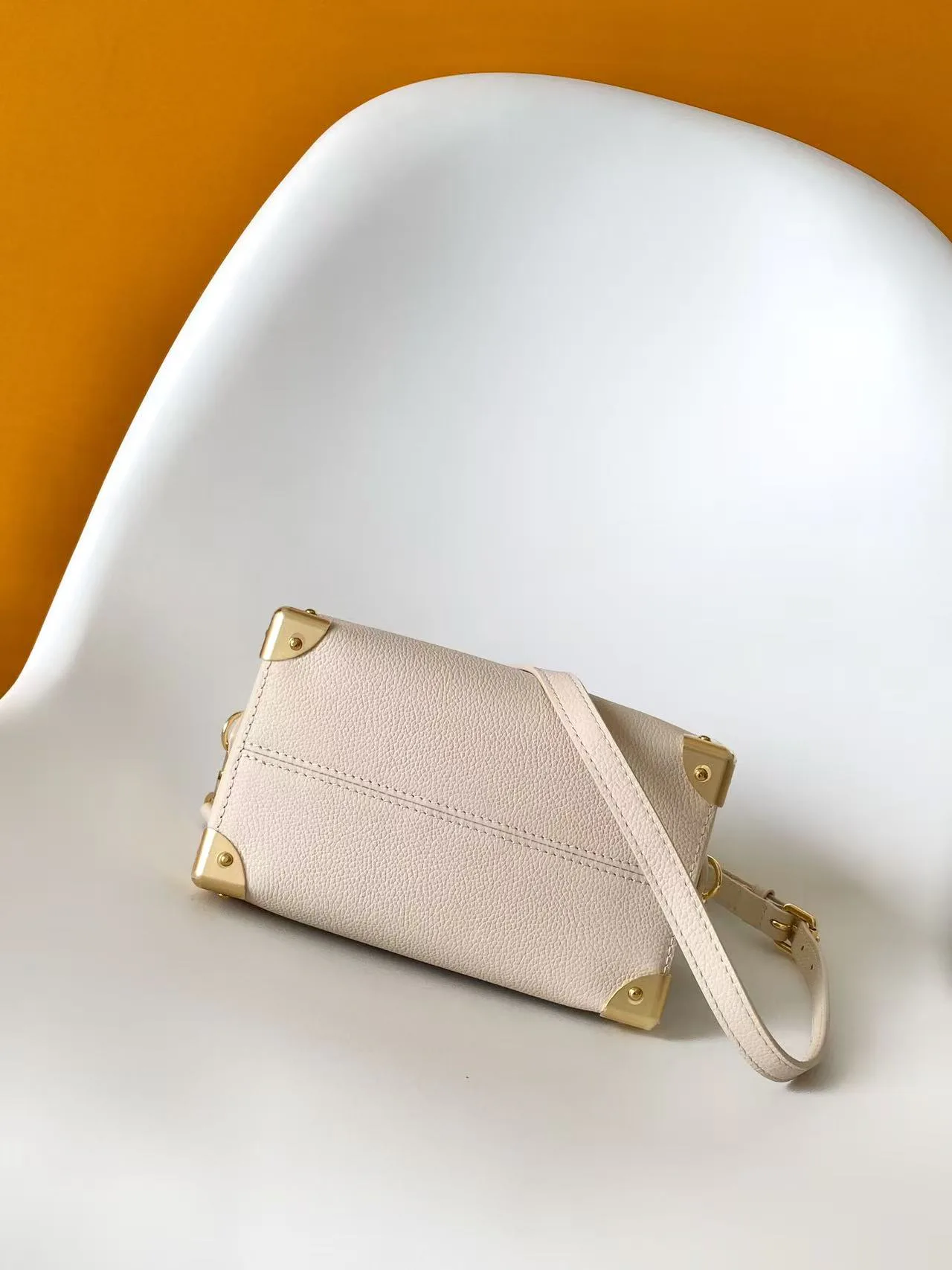 Классические Сумки Женские Louis Vuitton 17813550