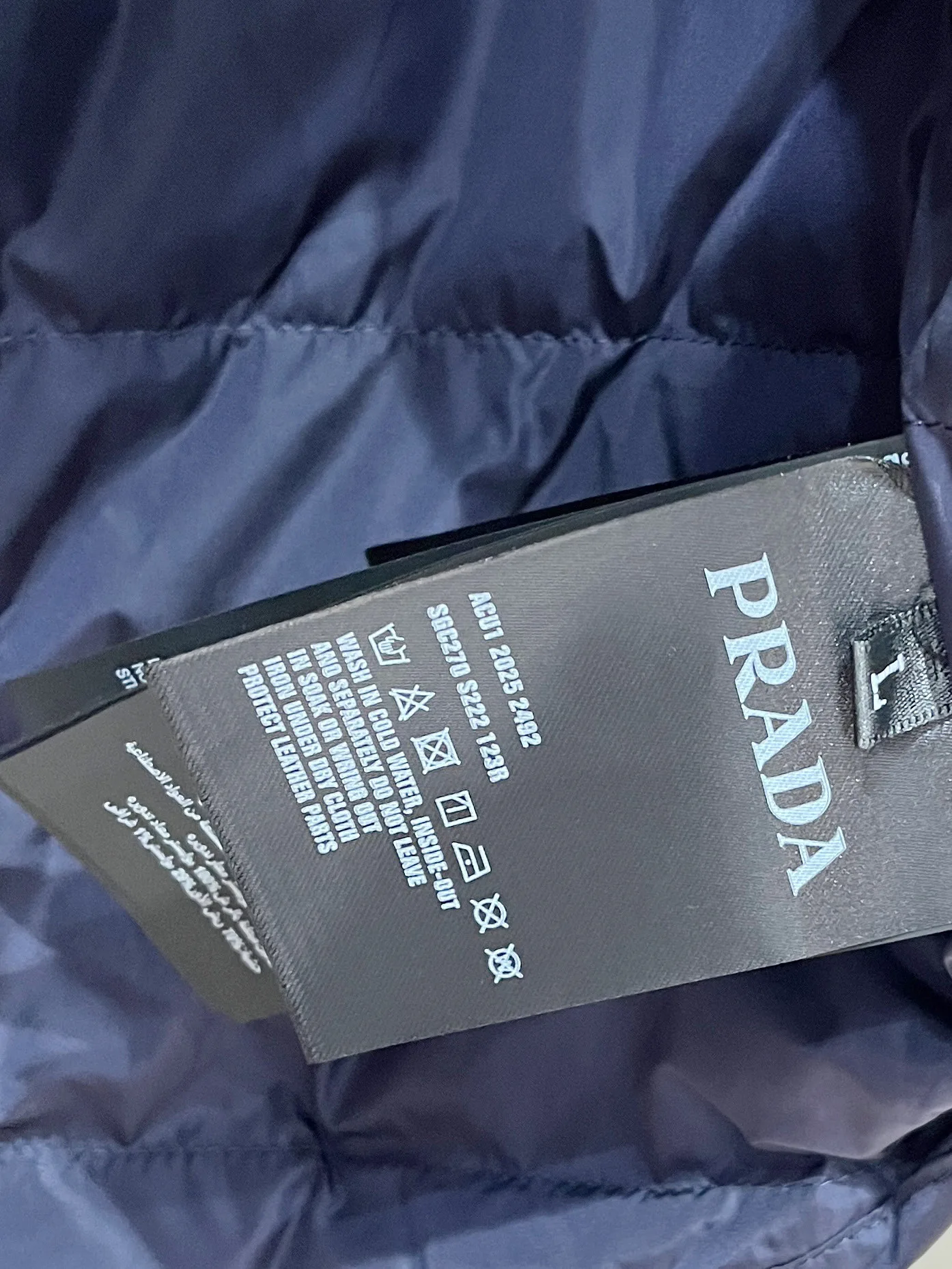 Куртки И Пуховики Женские Prada 18537444