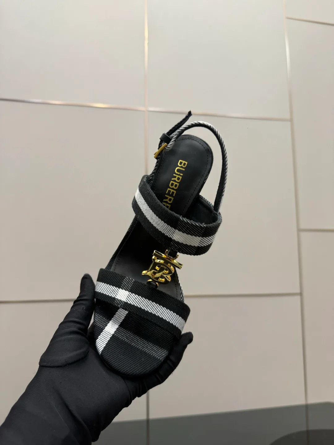 Туфли Женские Burberry 11096299