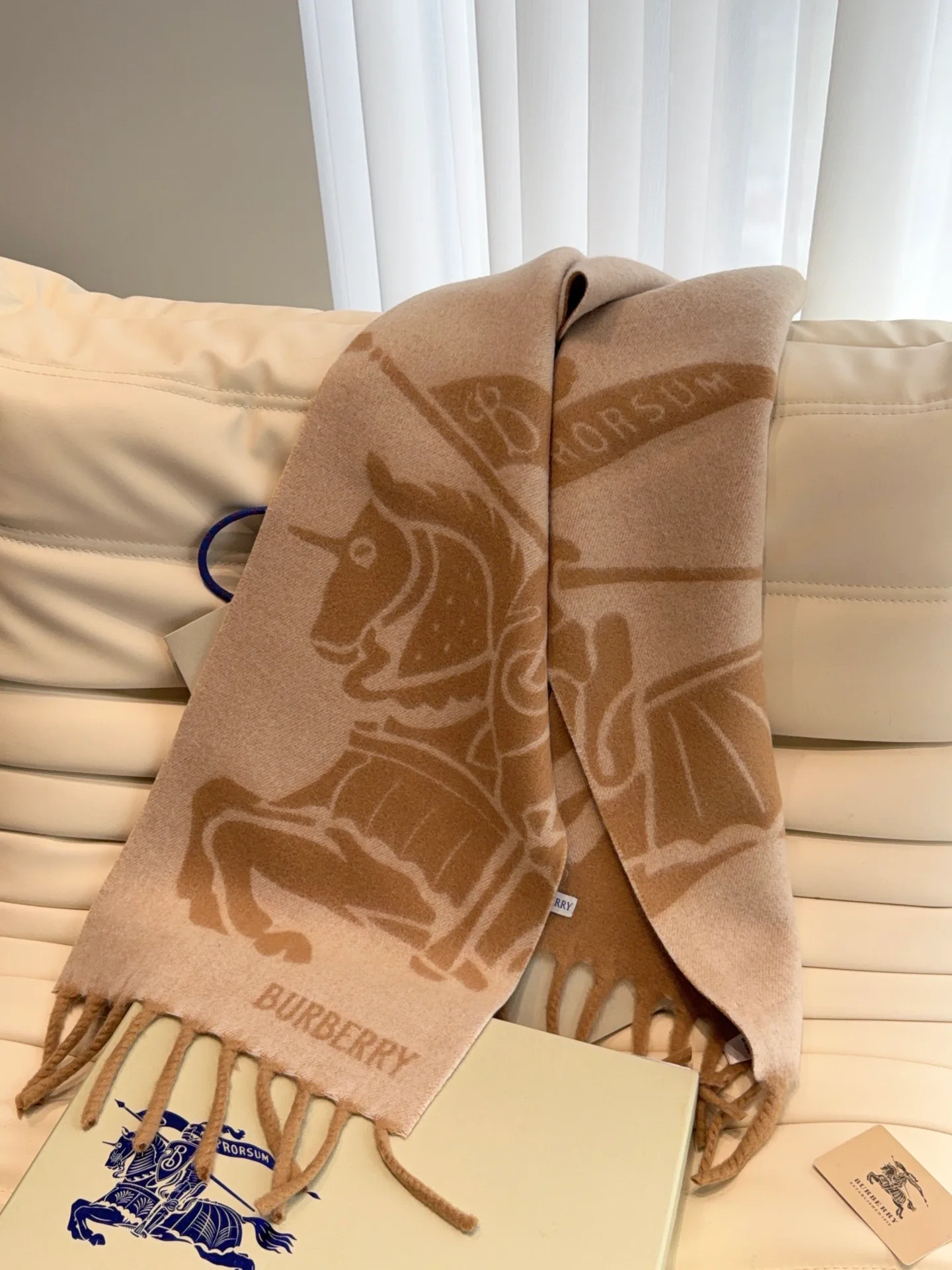 Шарфы Burberry 18287321