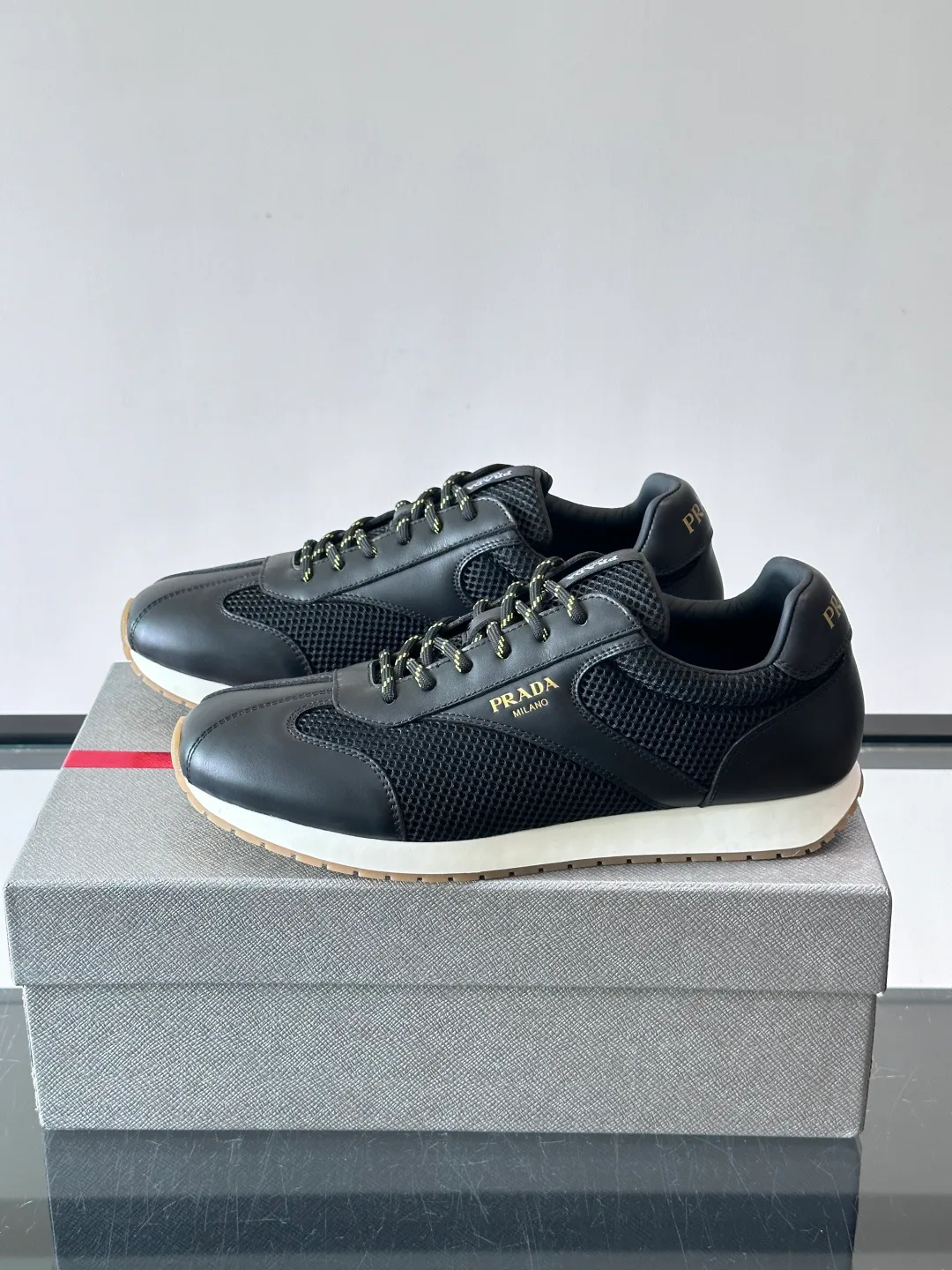 Кроссовки Женские Prada 17349518